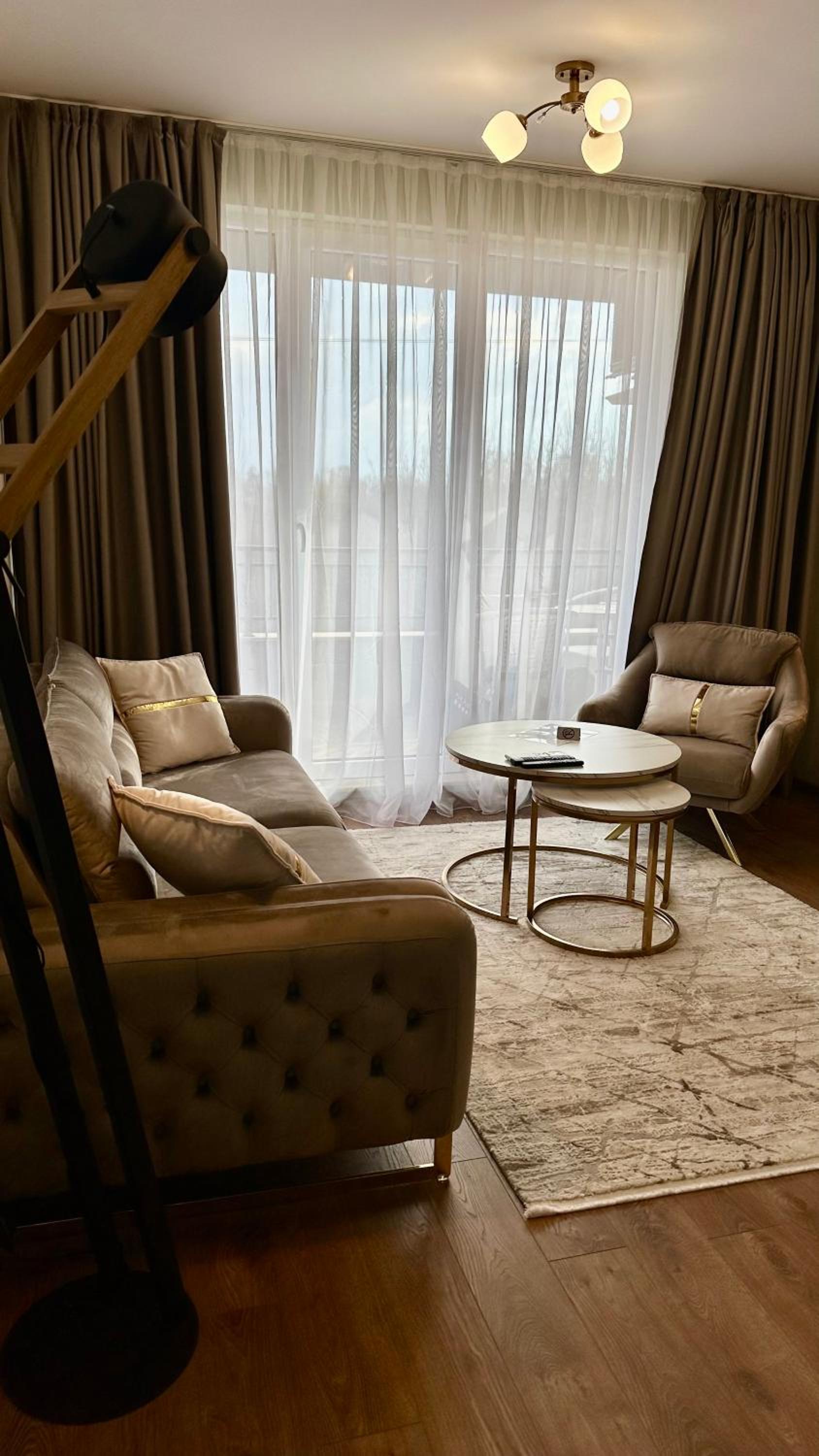 Elegant Living Ap. 2