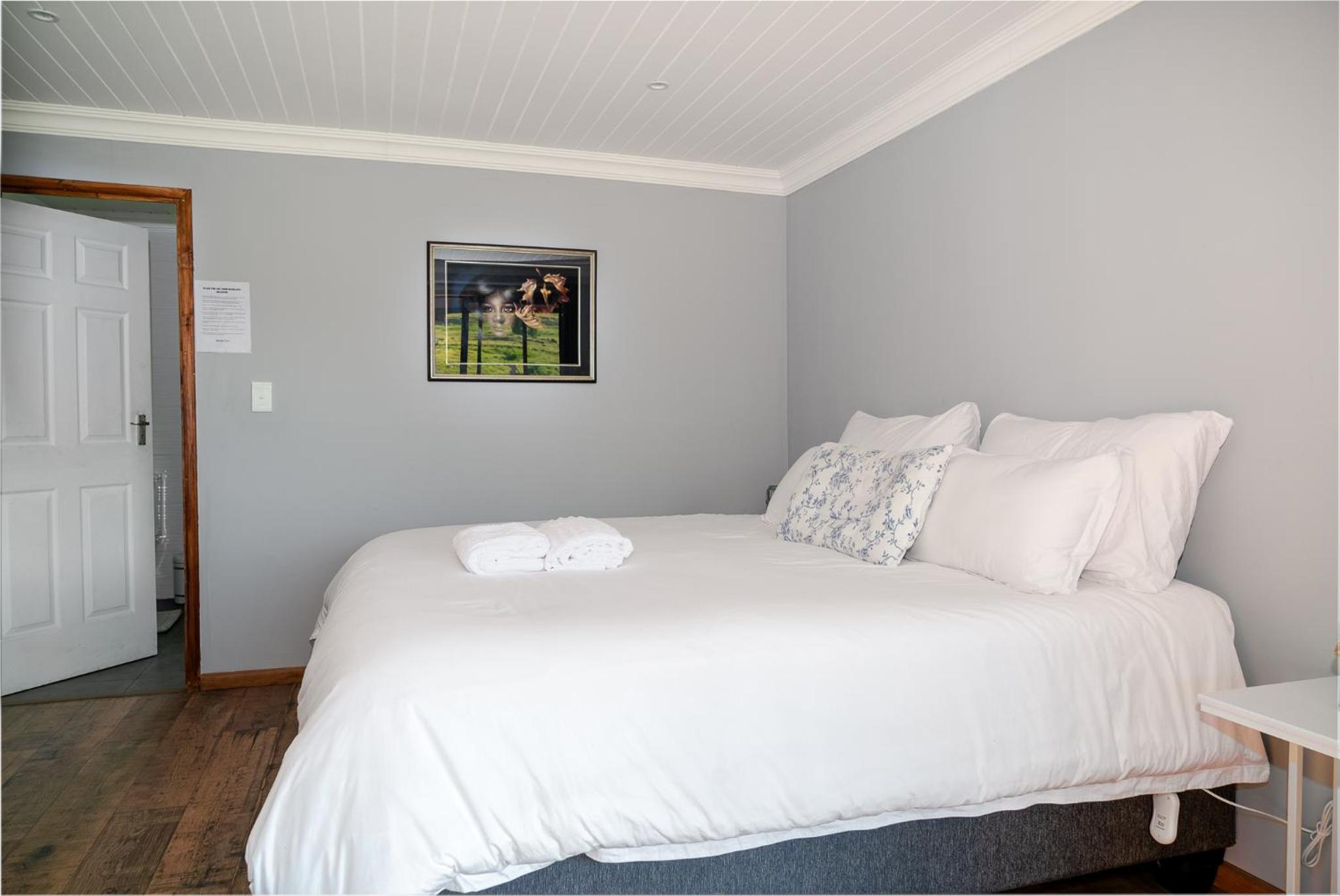 Log Cabin Moonlight Meadows Dullstroom. view 5