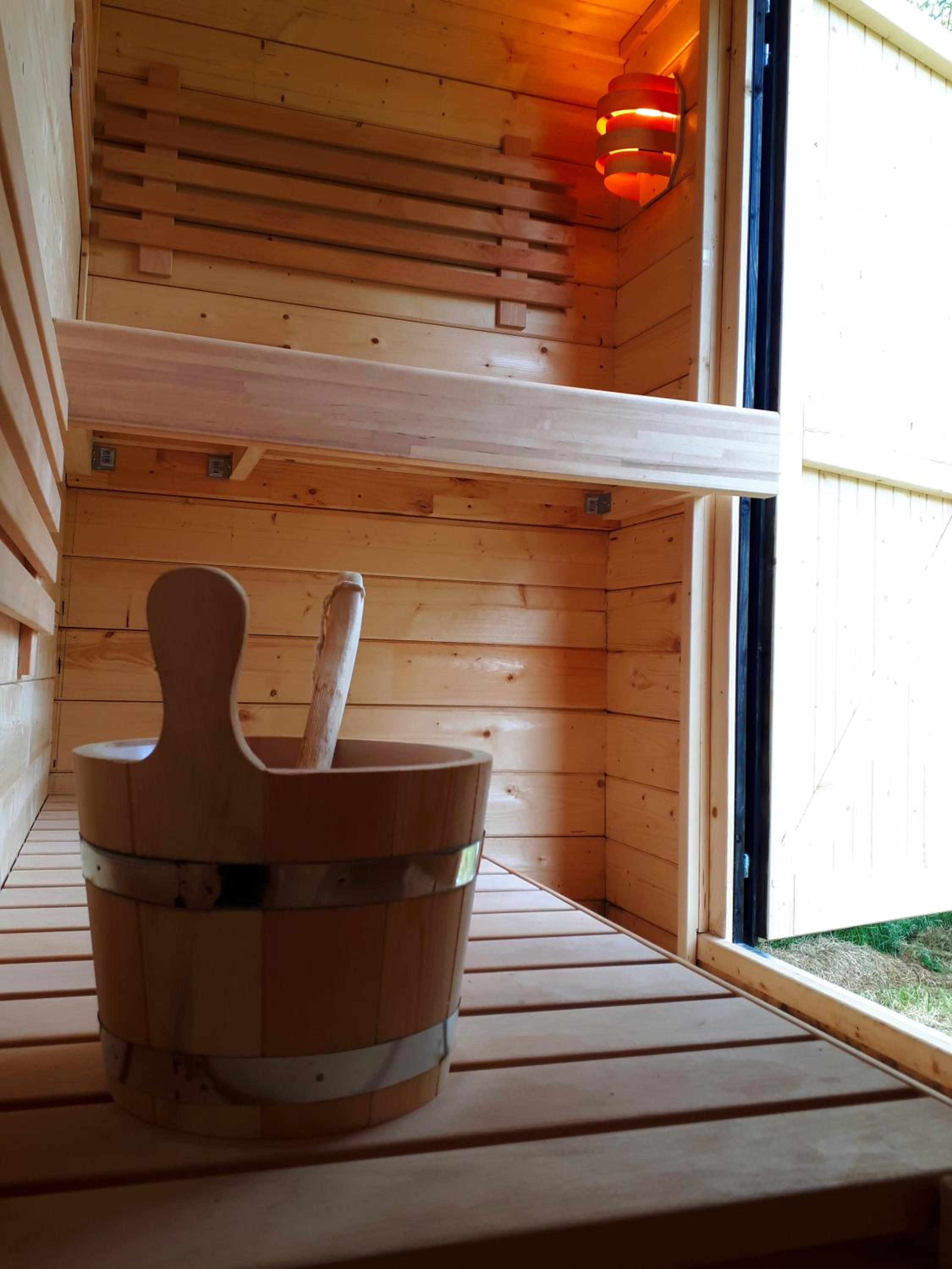 Tiny house, sauna hot tub Gesves Namur Ardennes