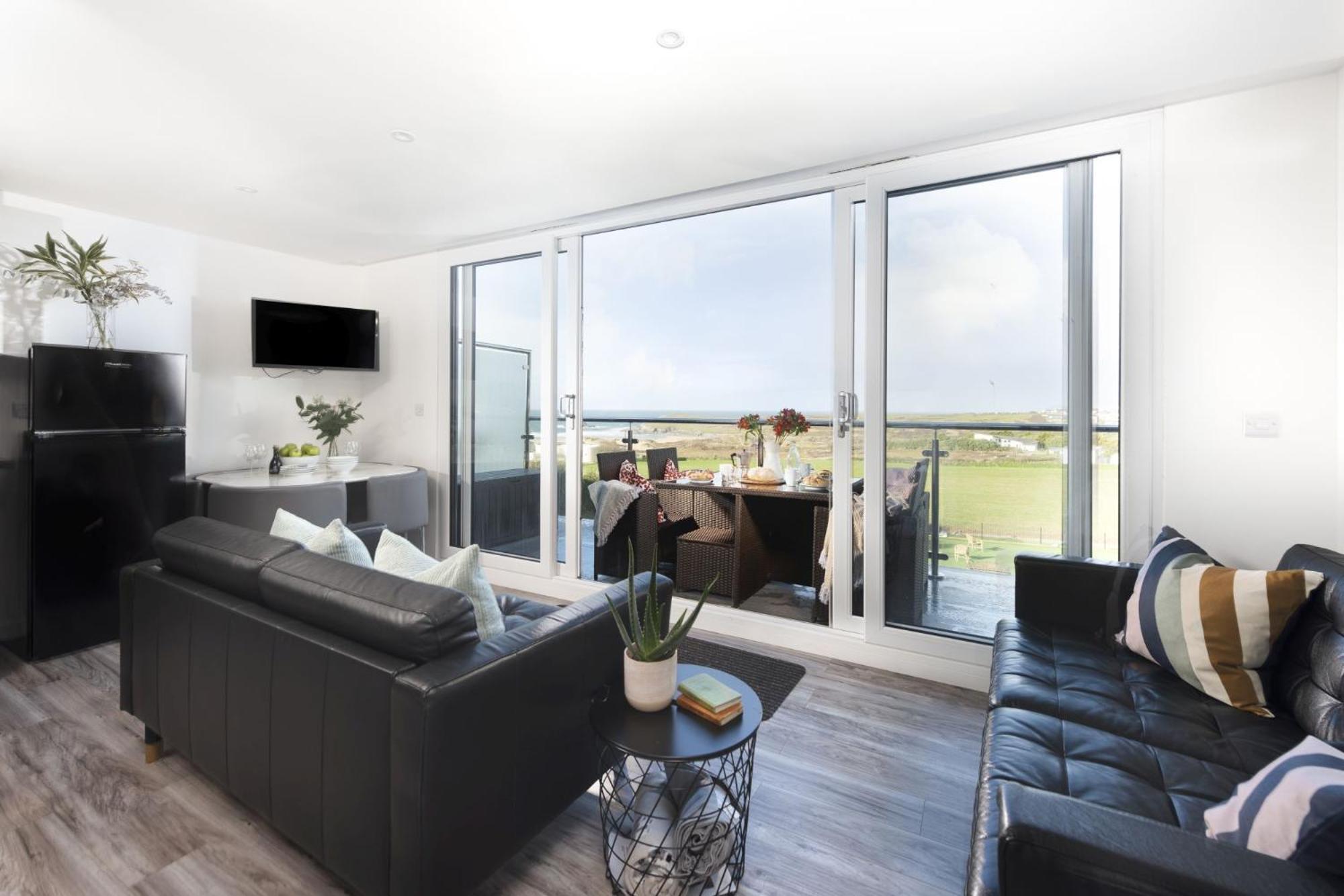 Beachview Apartment 4, Crantock, Newquay view 3