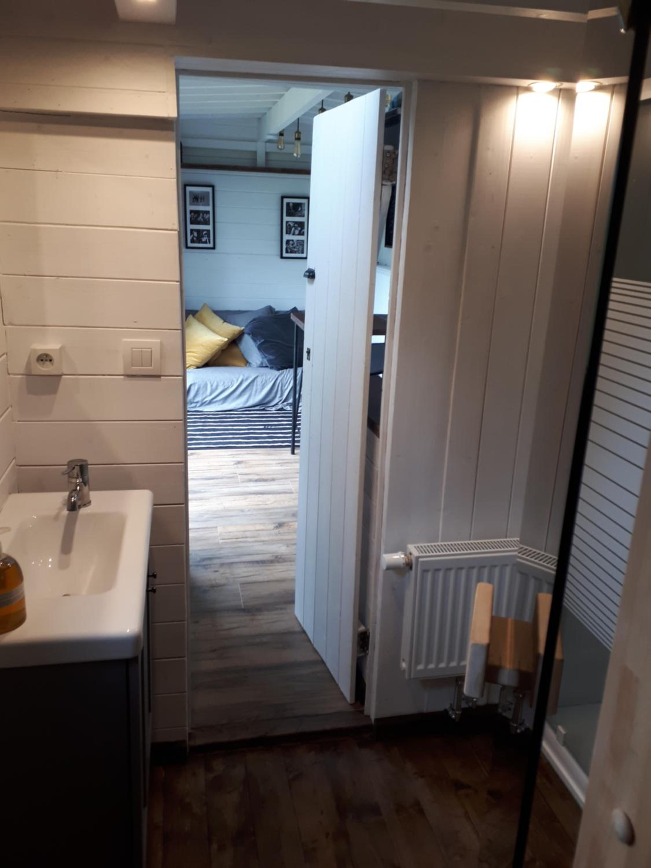 Tiny house, sauna hot tub Gesves Namur Ardennes