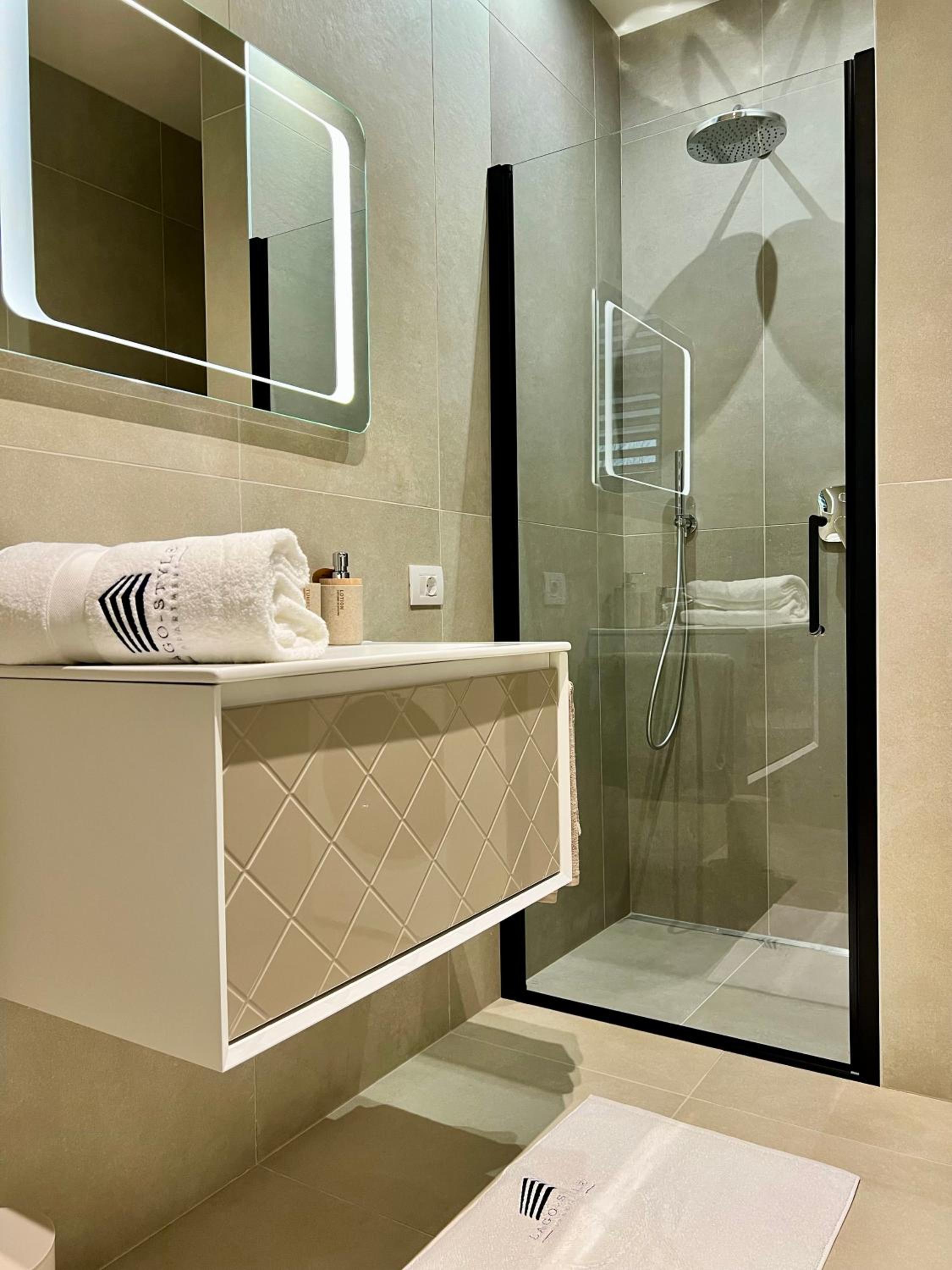 Lago Style Apartment