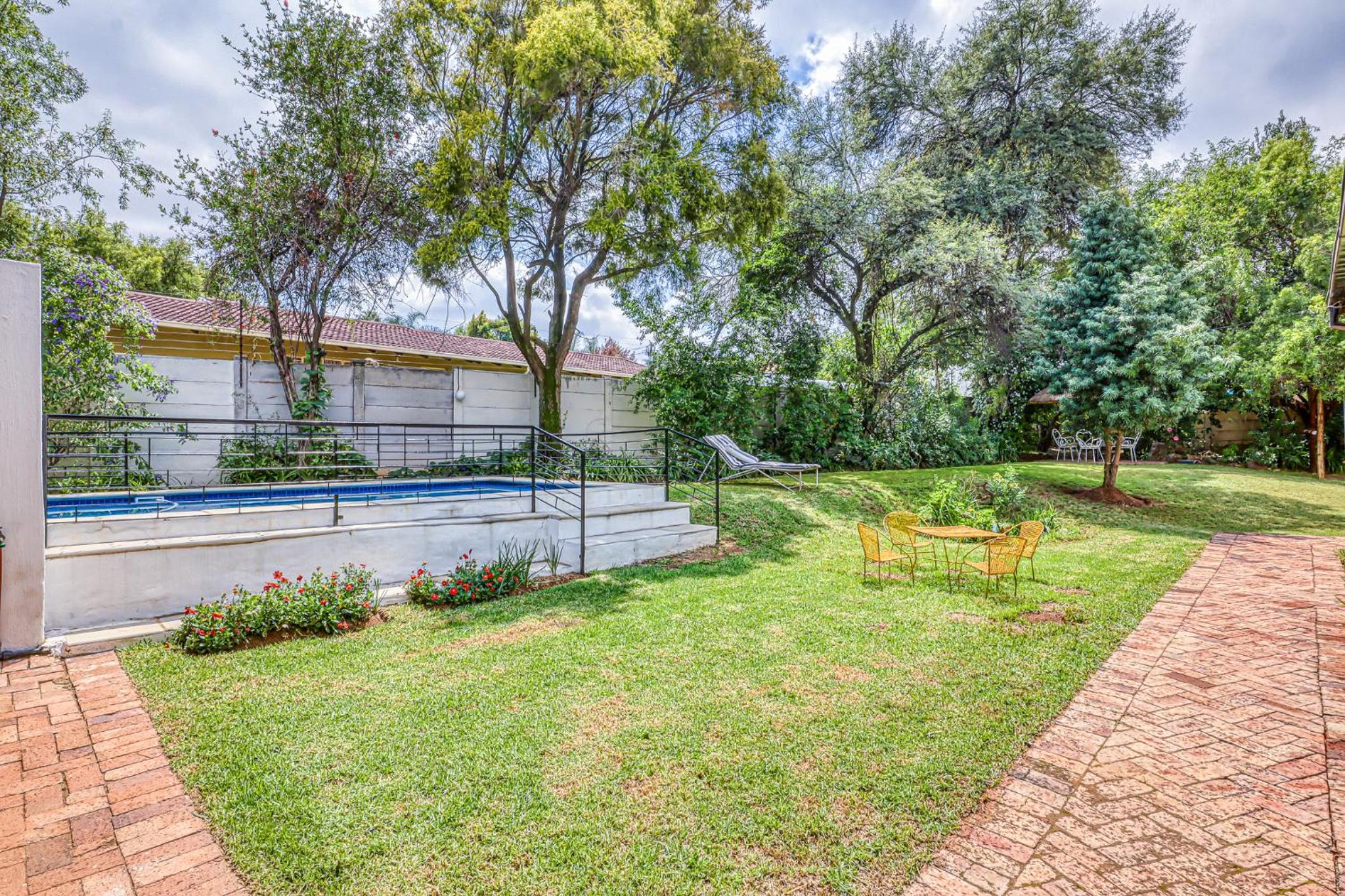 Chic Midtown Studio-1 Bed-solar-pool-fibre-samrand view 5