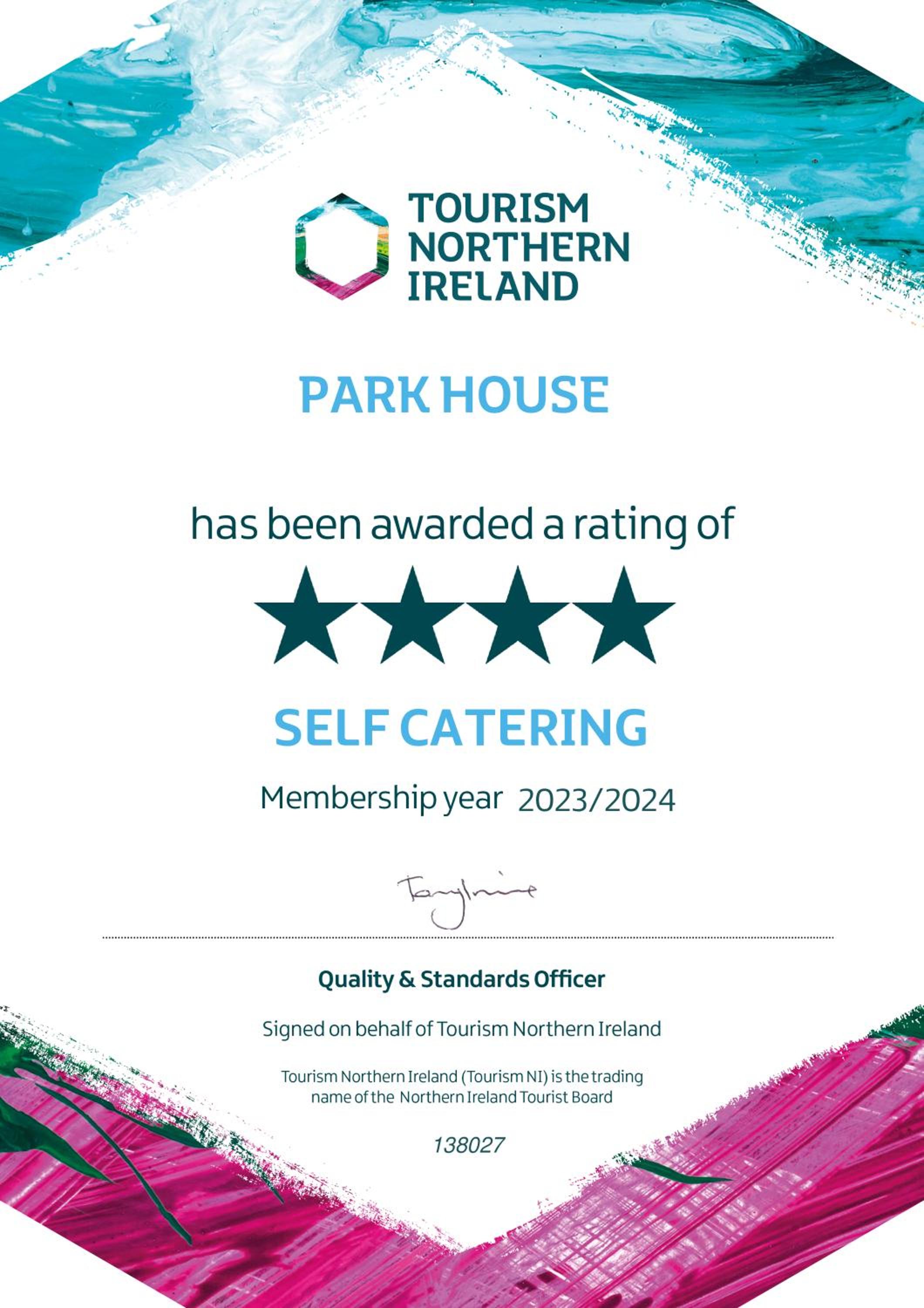 Park House - FOUR star luxury with parking and WI-FI view 4