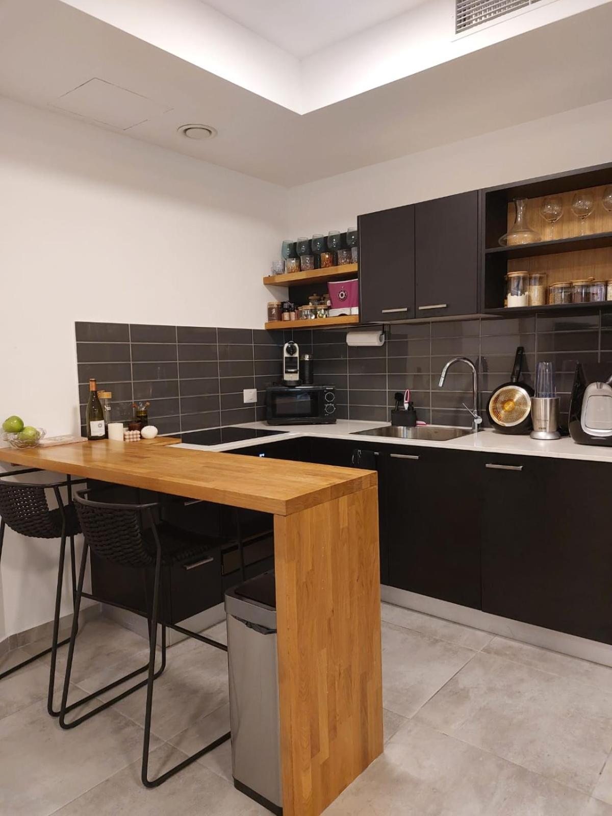 Gindi Tower Apartments TLV view 2