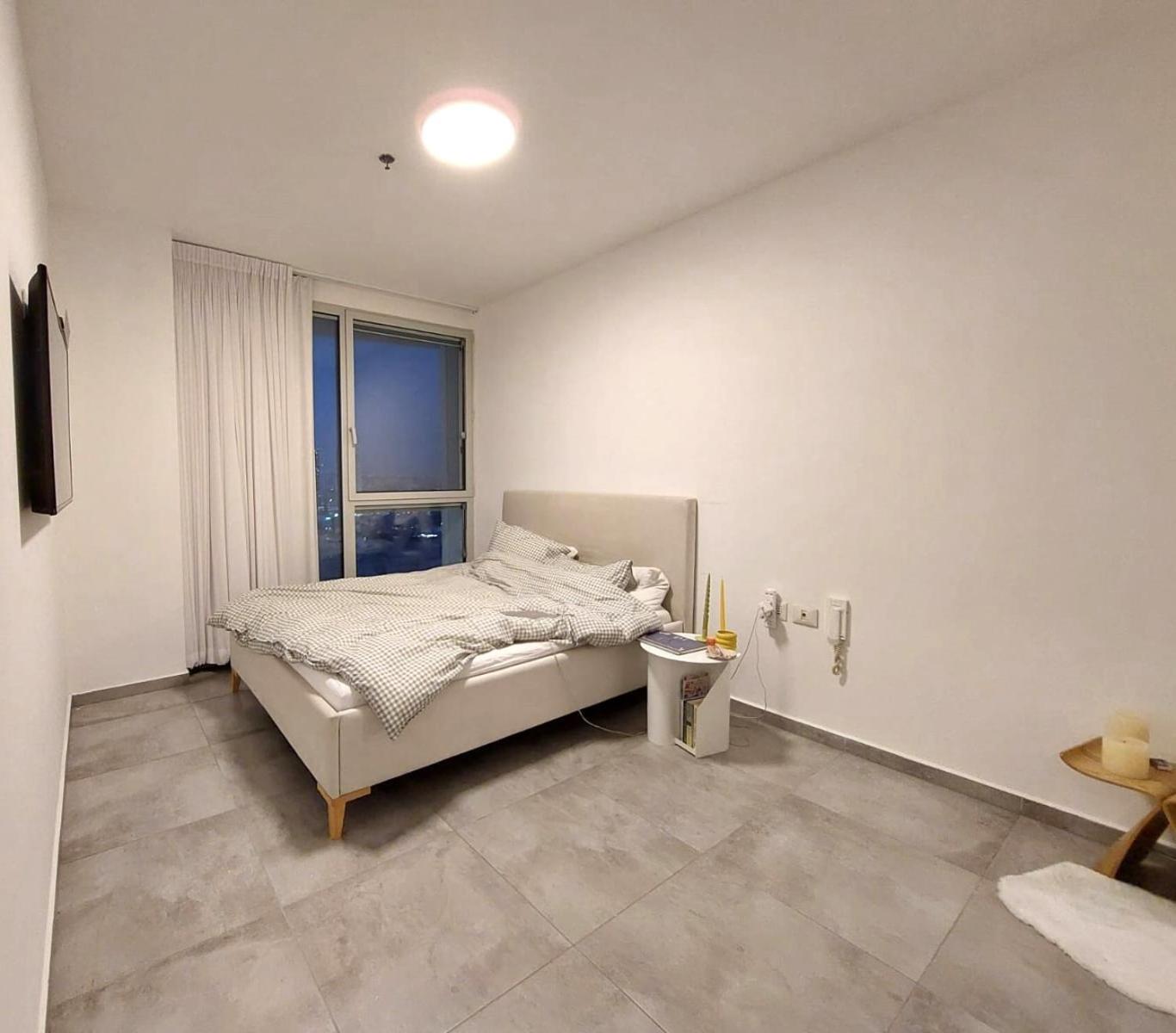 Gindi Tower Apartments TLV view 3