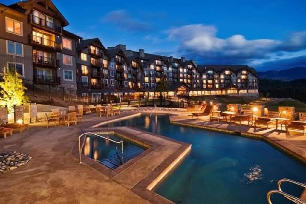 4006 Suncadia Lodge Pool and Hot-Tub Access with Hotel Amenities view 2