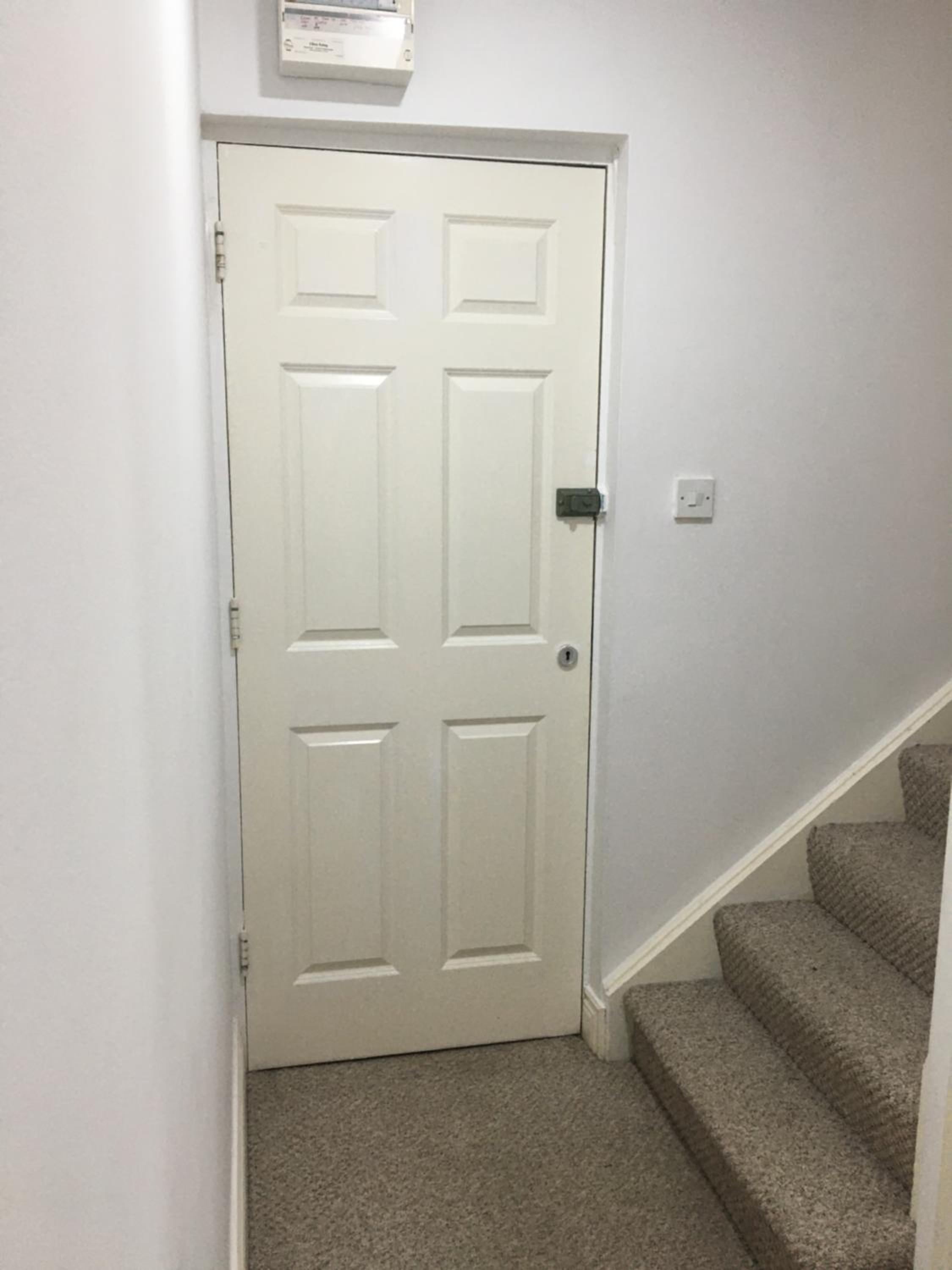 Central Spacious 3 Bedroom Apartment With Parking
