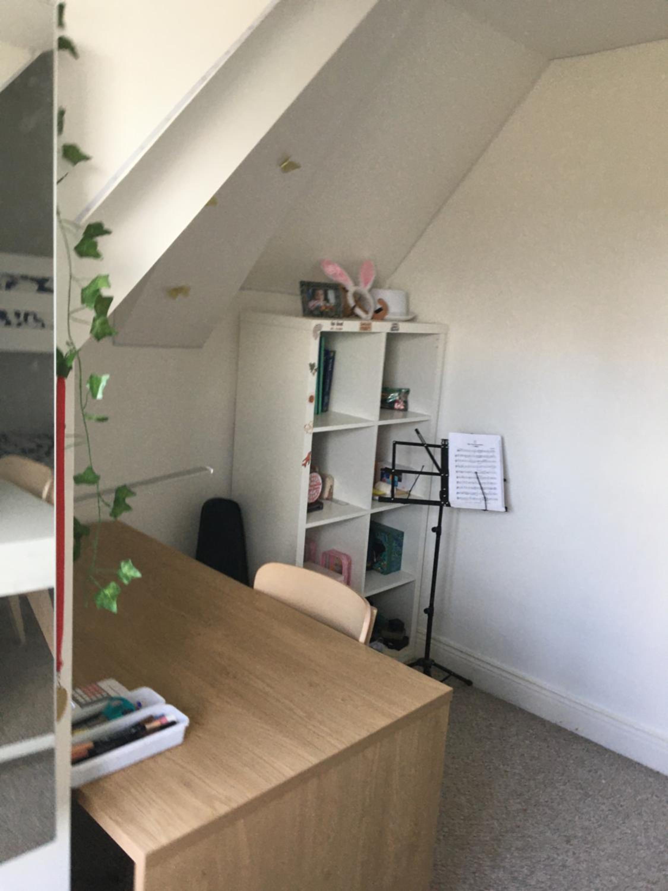 Central Spacious 3 Bedroom Apartment With Parking