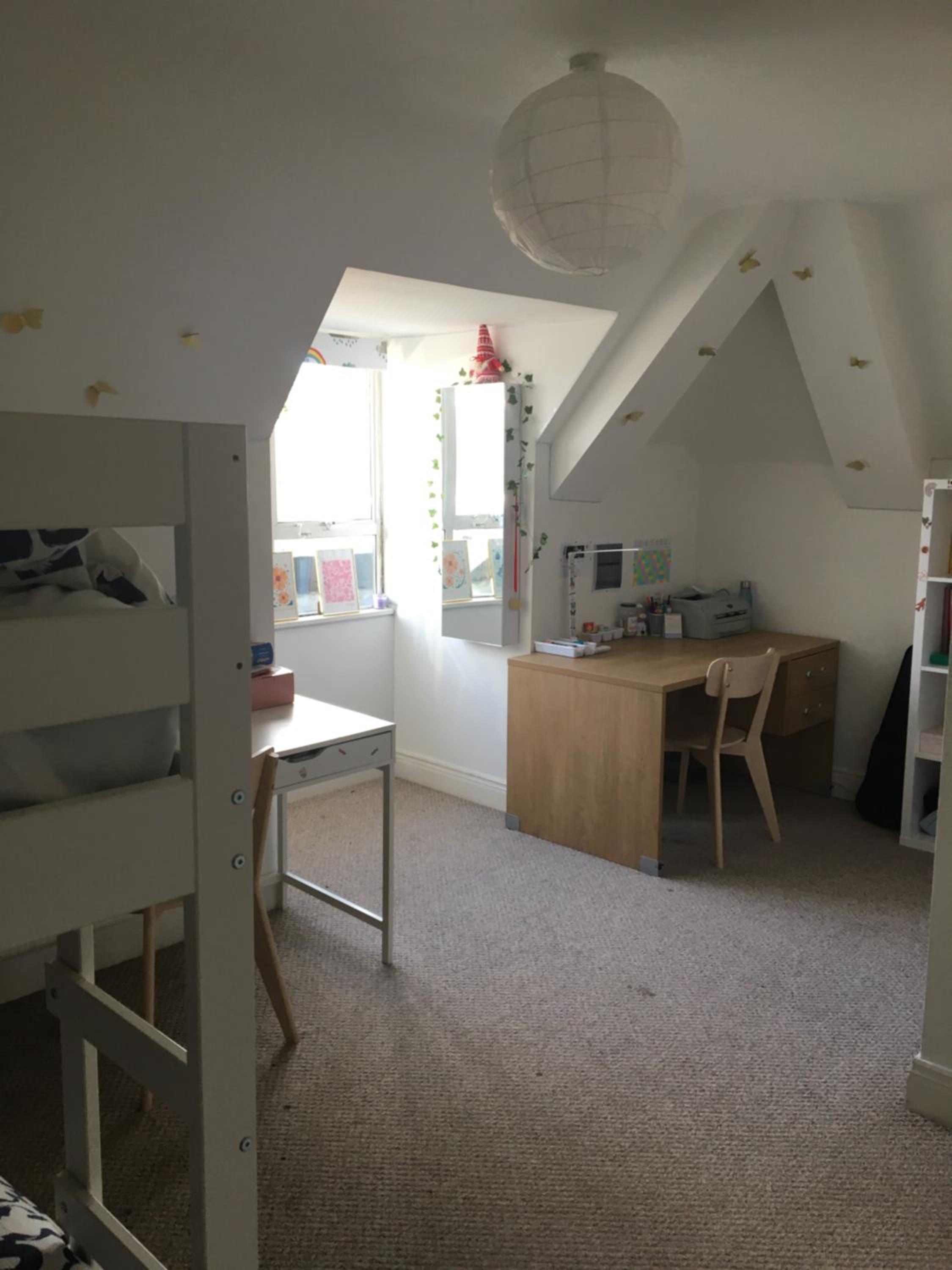 Central Spacious 3 Bedroom Apartment With Parking