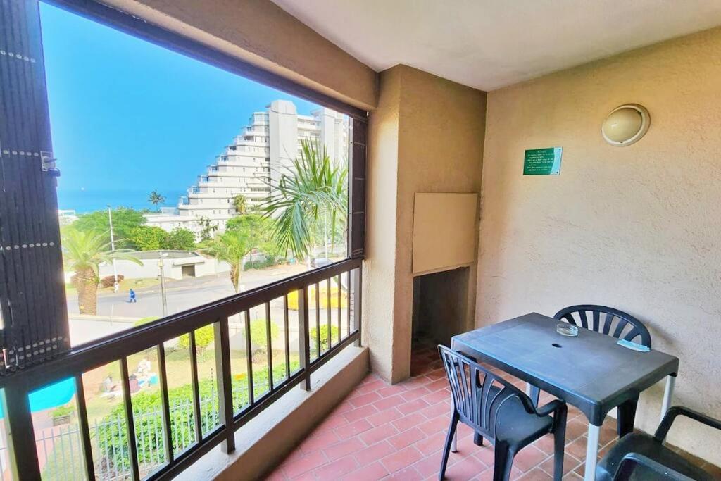 Umhlanga The Shades -2 mins from beach! view 2