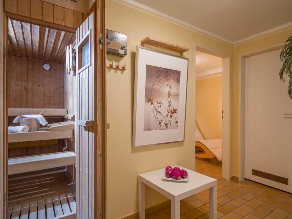 Ferienwohnung 28 im Bergschlössl , an der Grenze zu Tirol