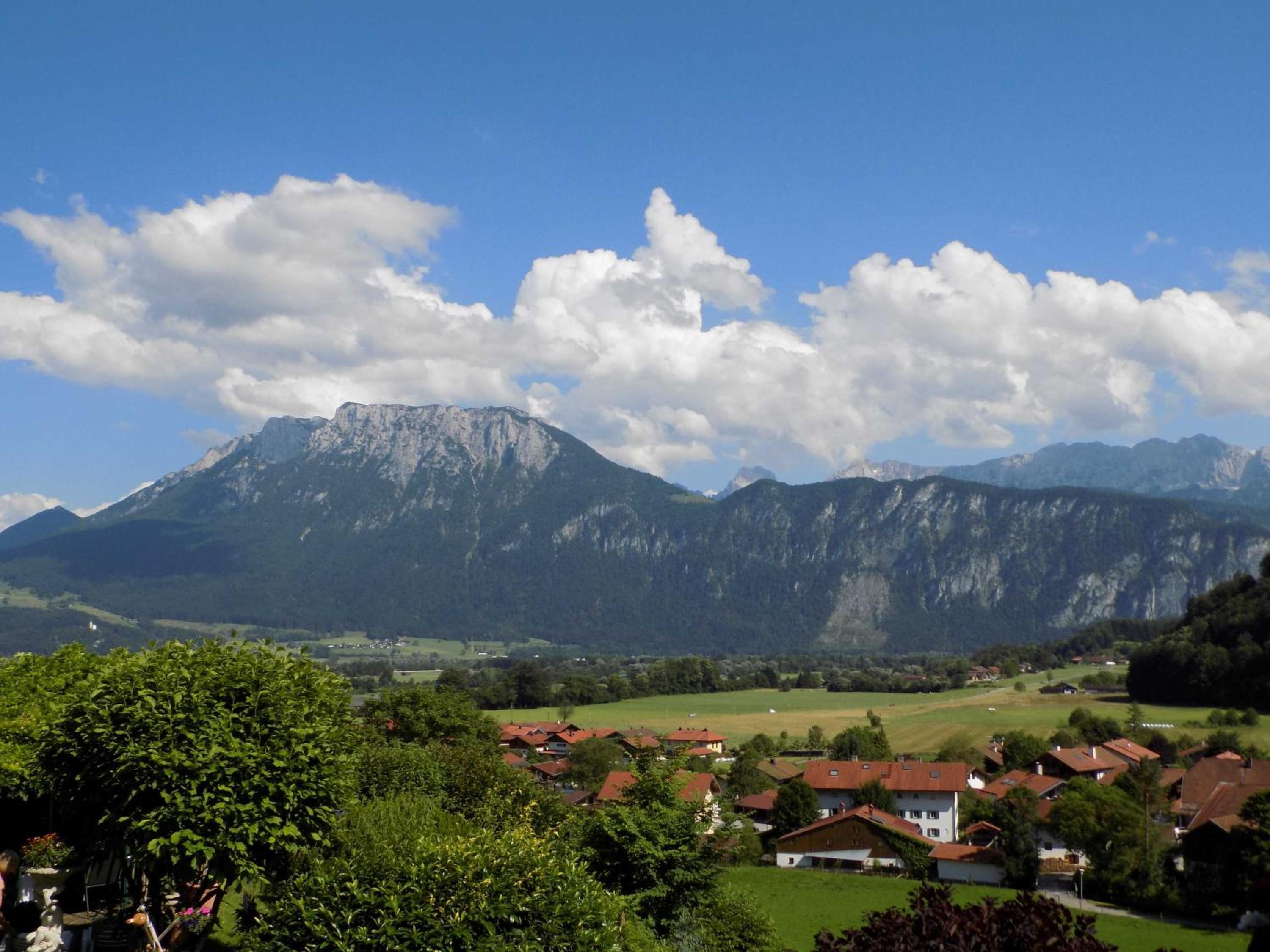 Ferienwohnung 28 im Bergschlössl , an der Grenze zu Tirol