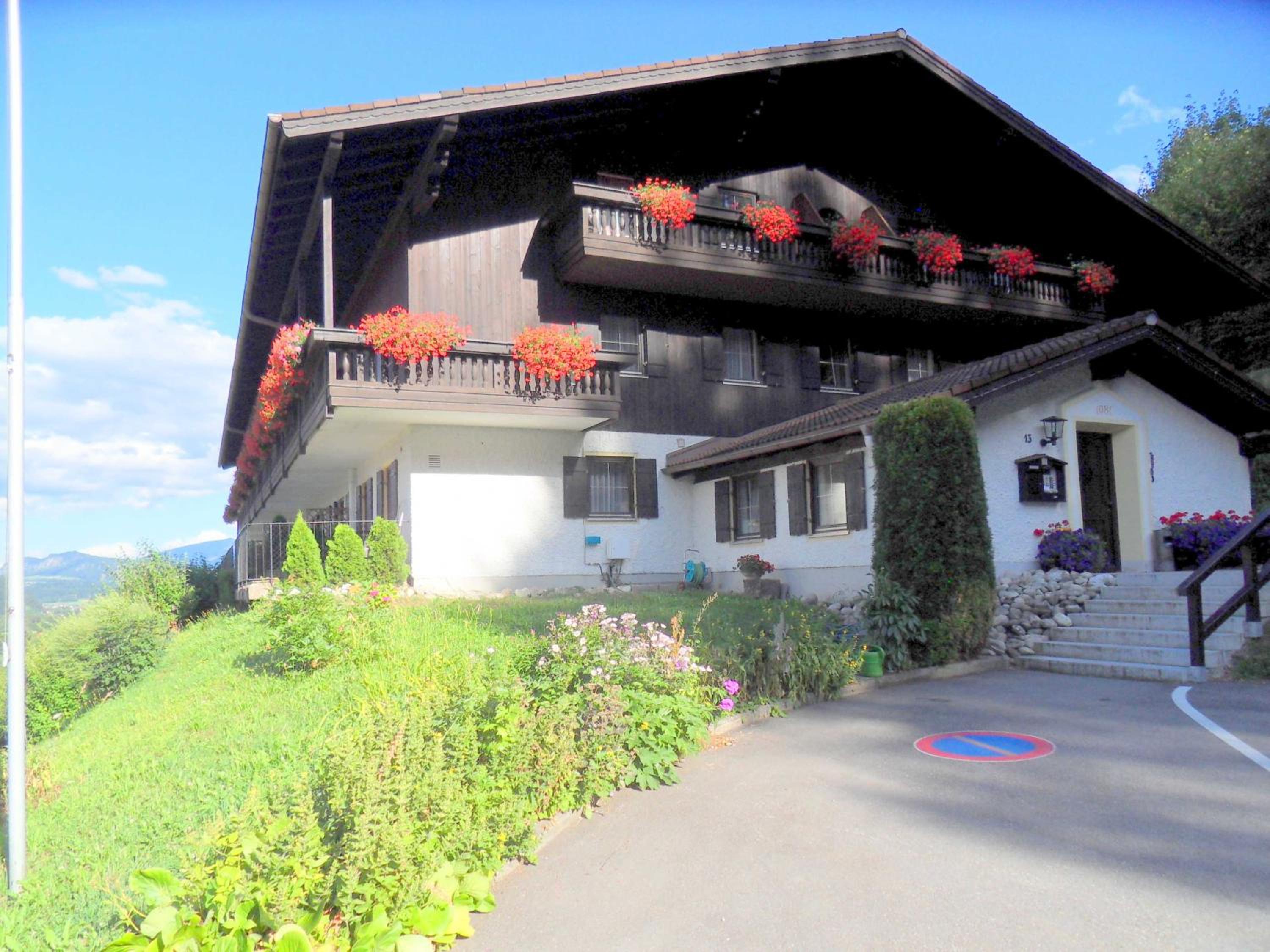 Ferienwohnung 28 im Bergschlössl , an der Grenze zu Tirol