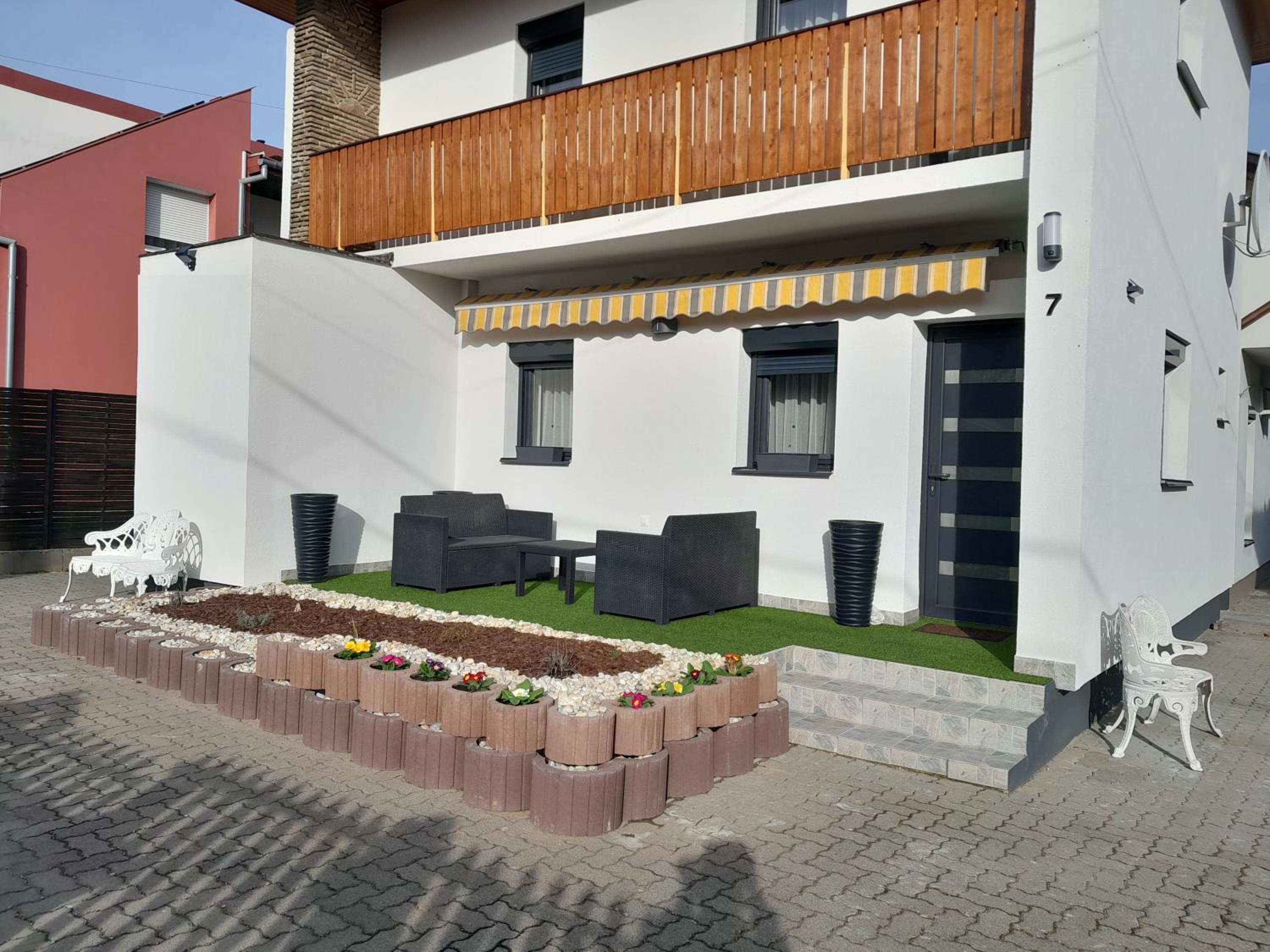 Nyírfa Apartmanház