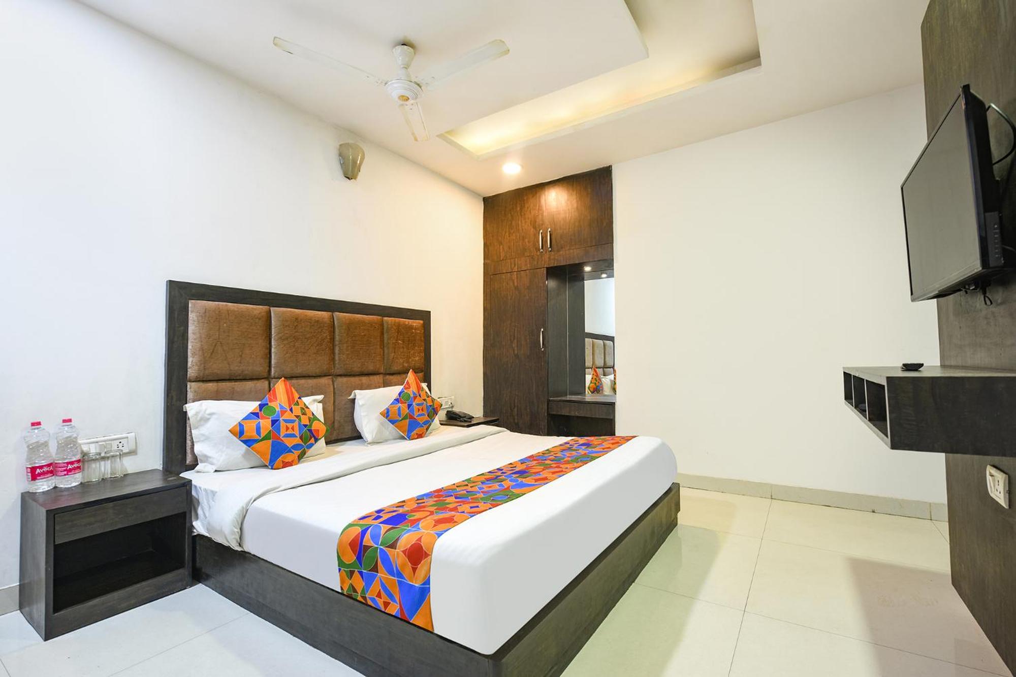 FabHotel Belwood Near IGI Airport New Delhi view 3
