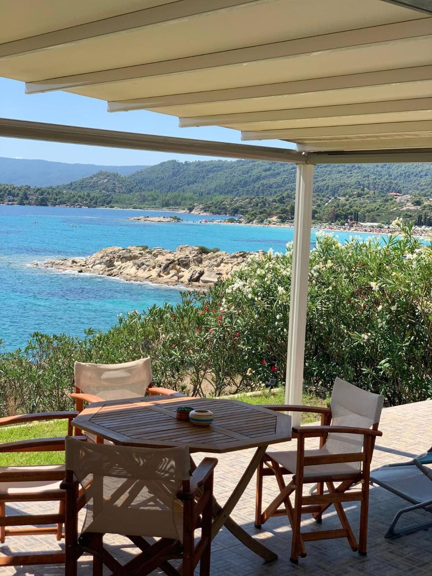 Beachfront Villa Paradise