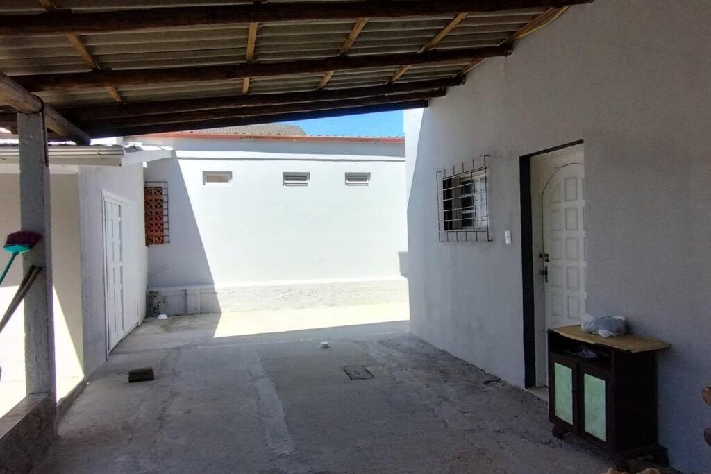 Apartamento Térreo Balneário Rincão com pátio, garagem e churrasqueira