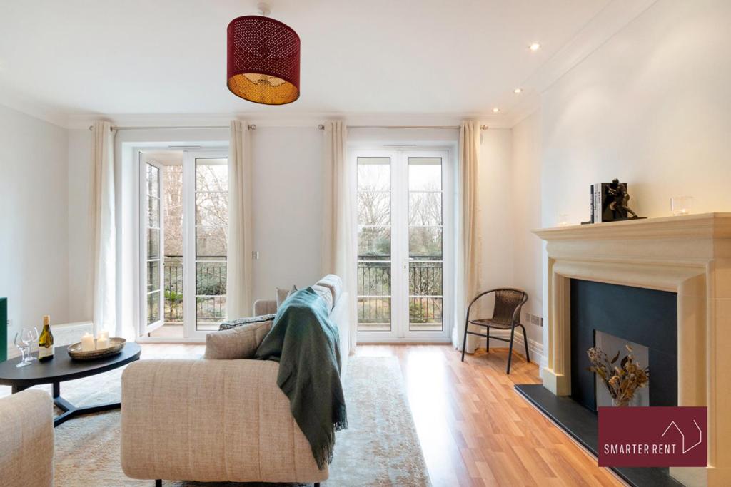 Richmond - 5 Bedroom Townhouse with Parking & Garden
