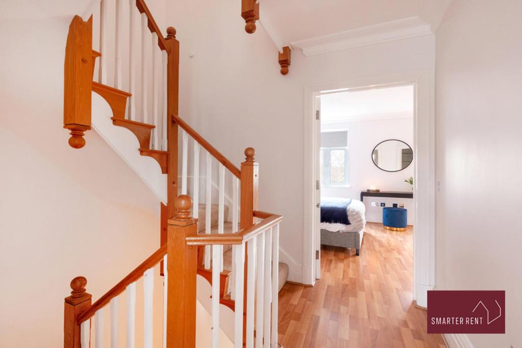 Richmond - 5 Bedroom Townhouse with Parking & Garden
