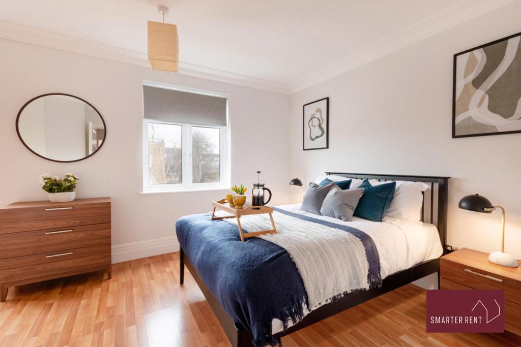 Richmond - 5 Bedroom Townhouse with Parking & Garden