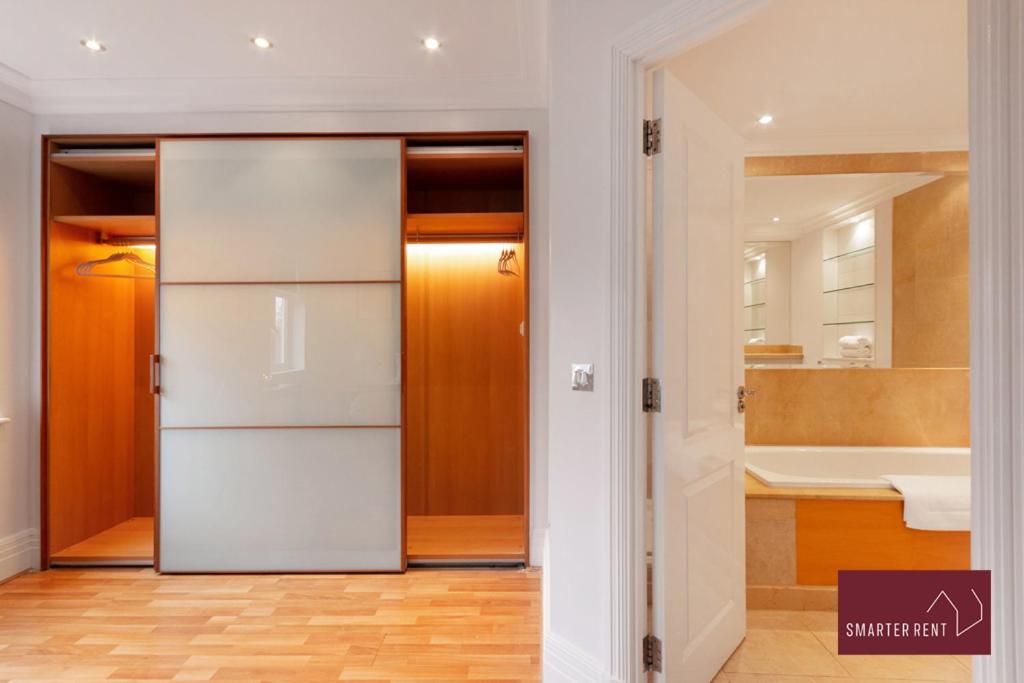 Richmond - 5 Bedroom Townhouse with Parking & Garden