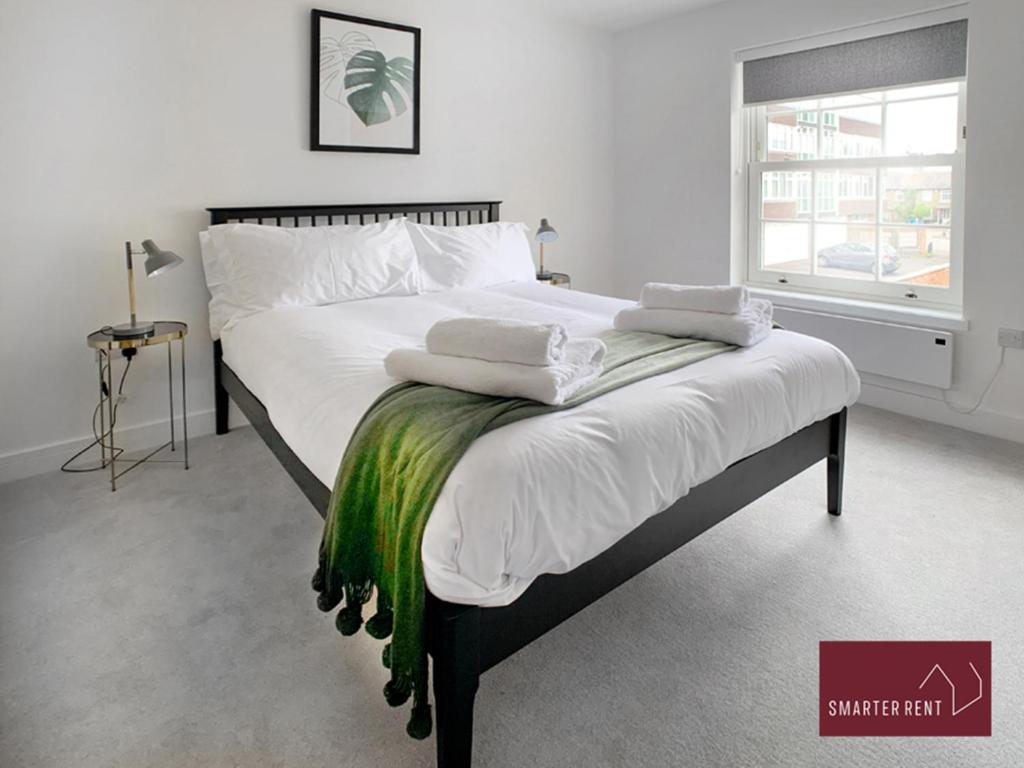 Eton, Windsor - 1 Bedroom First Floor Apartment - Parking