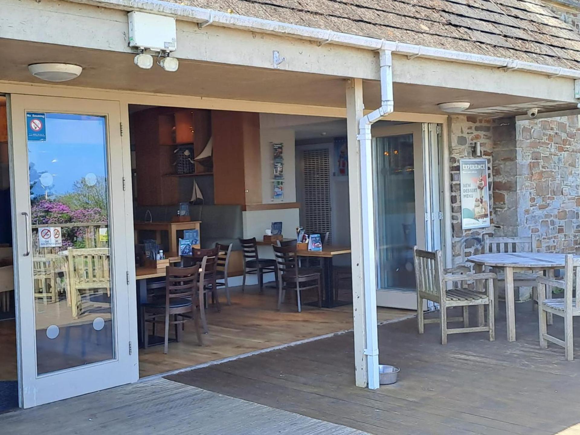 Beautiful 2-Bed Chalet in Bideford view 4