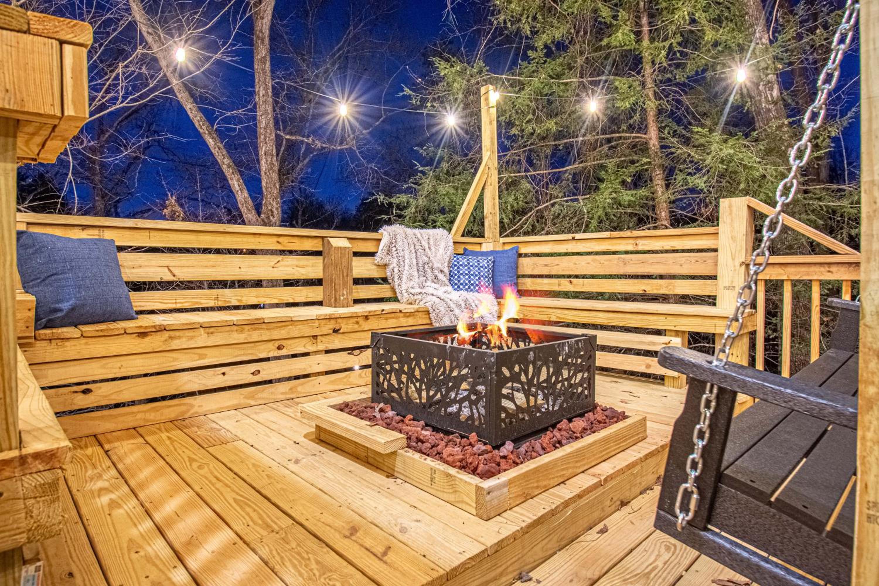 The Family Stone Luxe Cabin Sleeps 12 Hot tub Dogfriendly Dollywood view 5