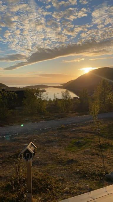 Hytte i Neverfjord. view 5