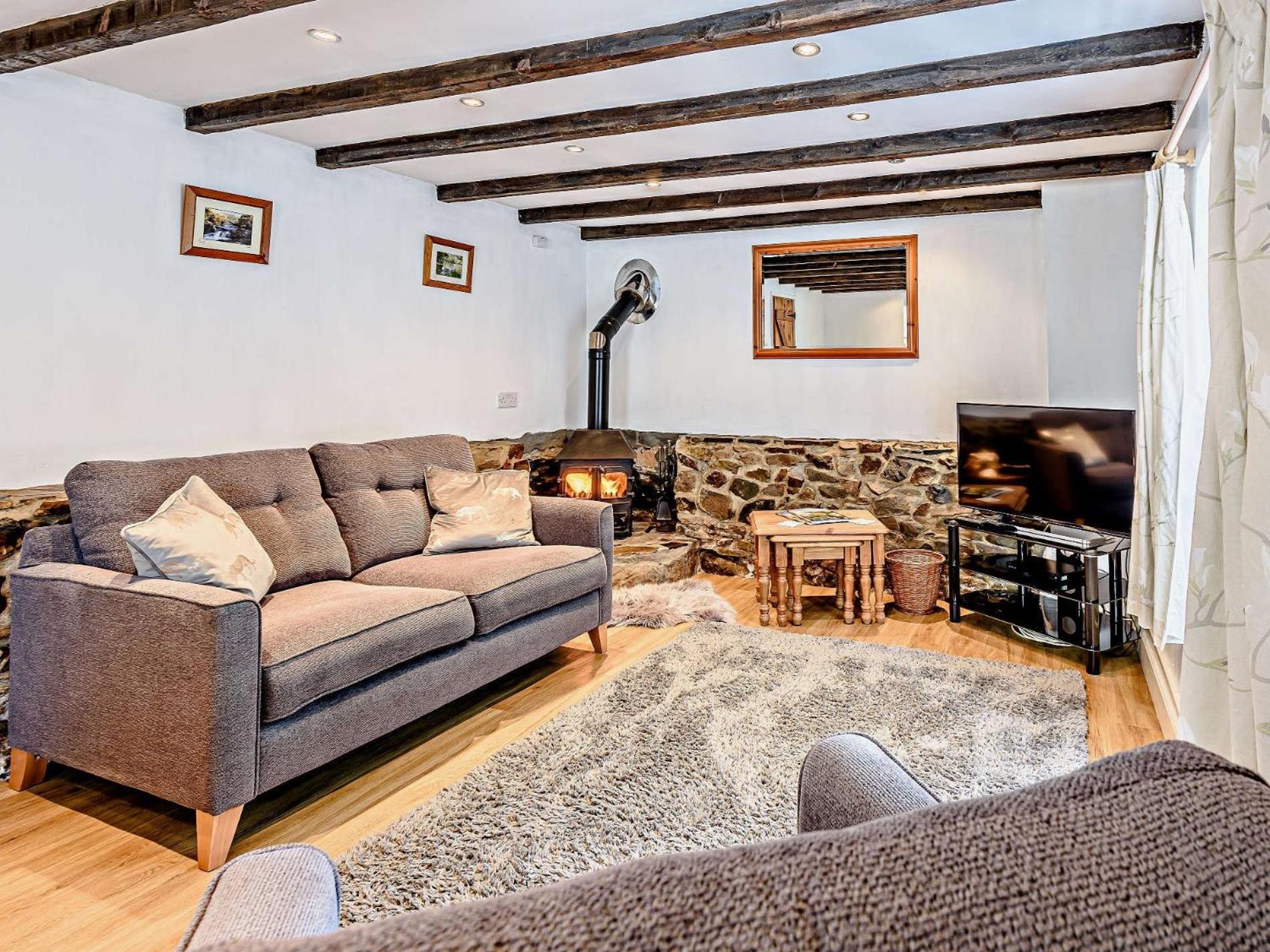 1 Bed in Torrington oc-annas view 2