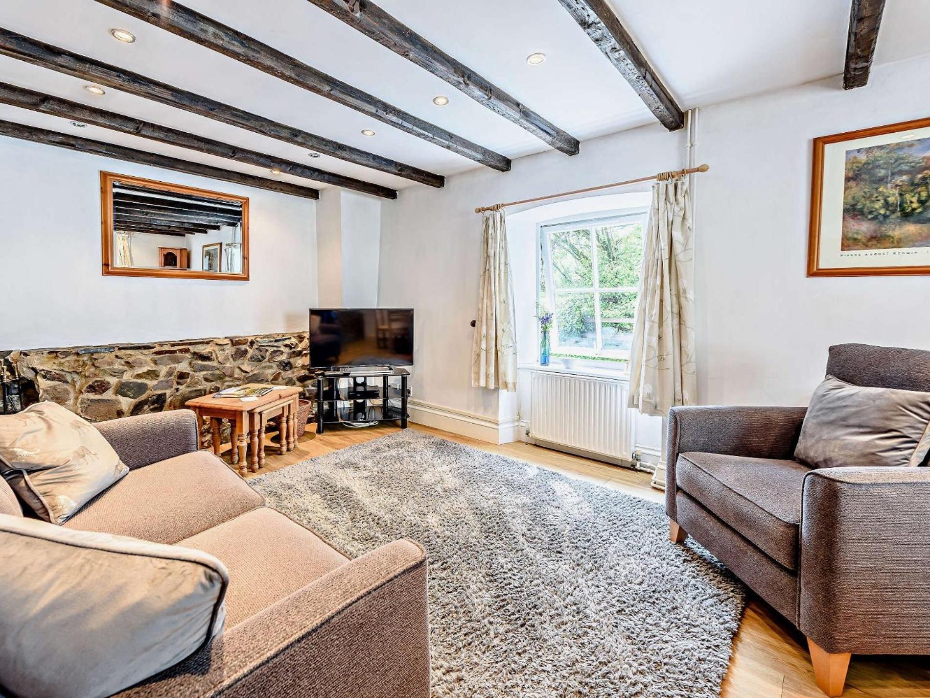 1 Bed in Torrington oc-annas view 3