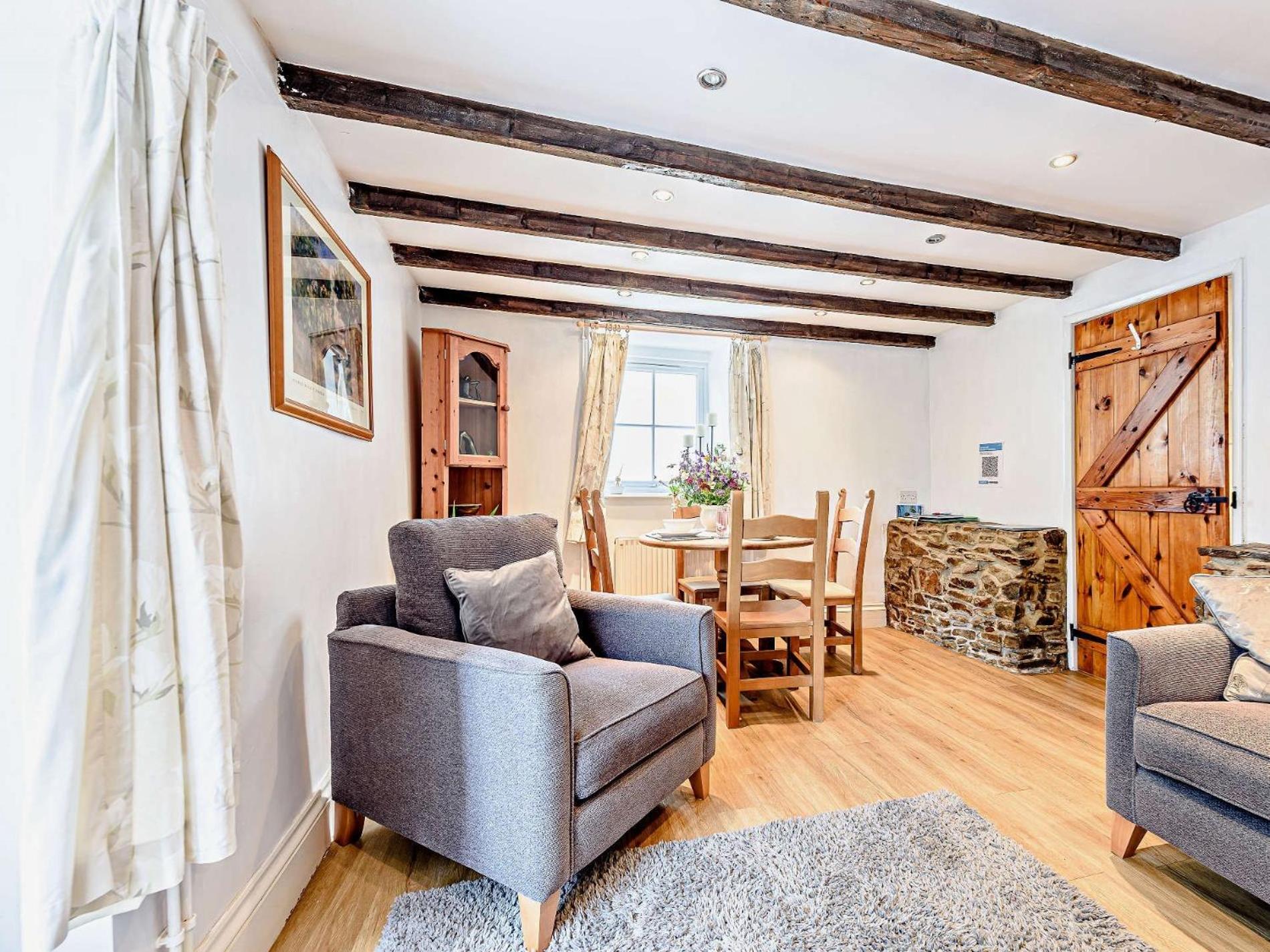 1 Bed in Torrington oc-annas view 4