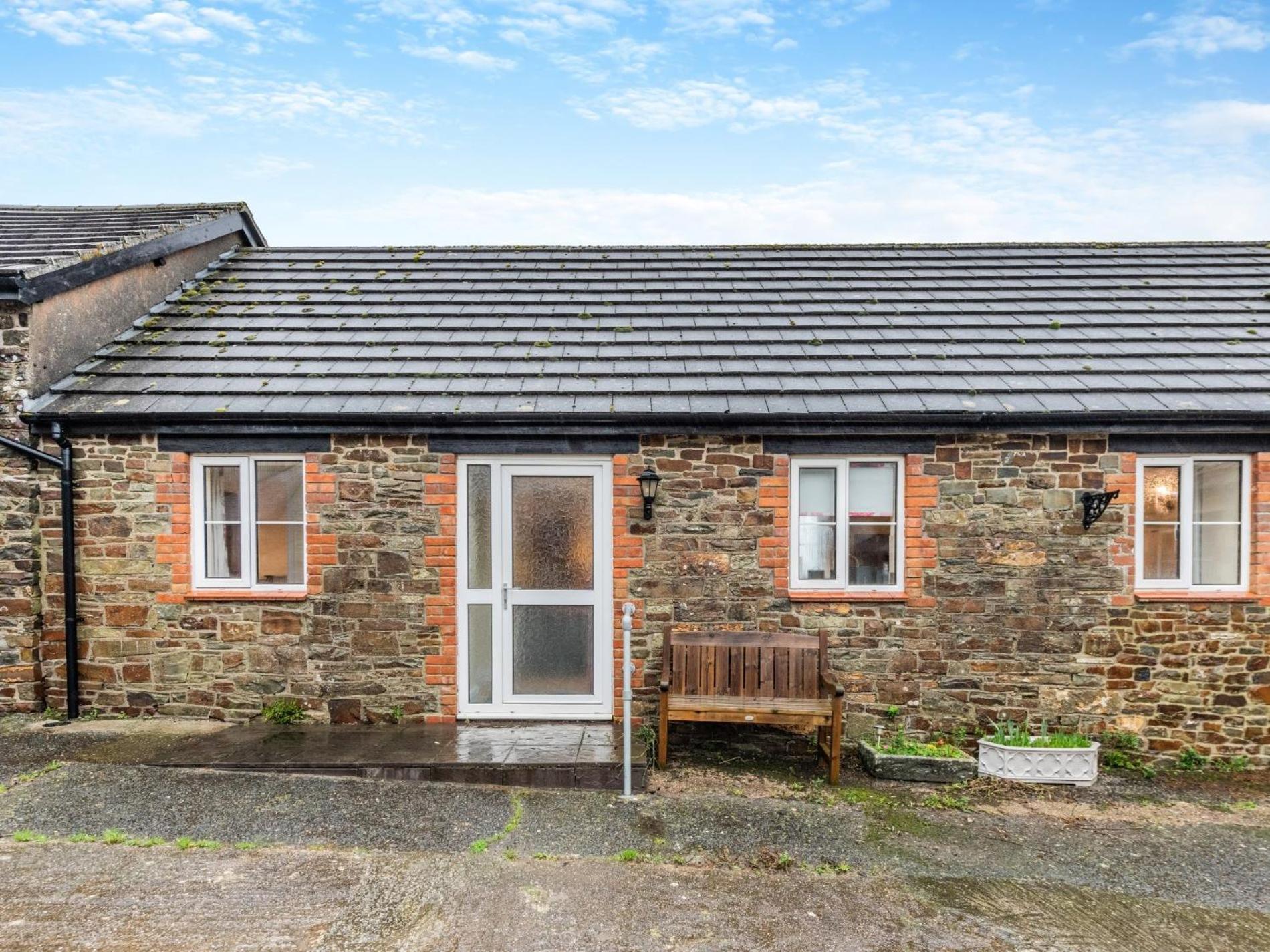 2 Bed in Barnstaple oc-moosc