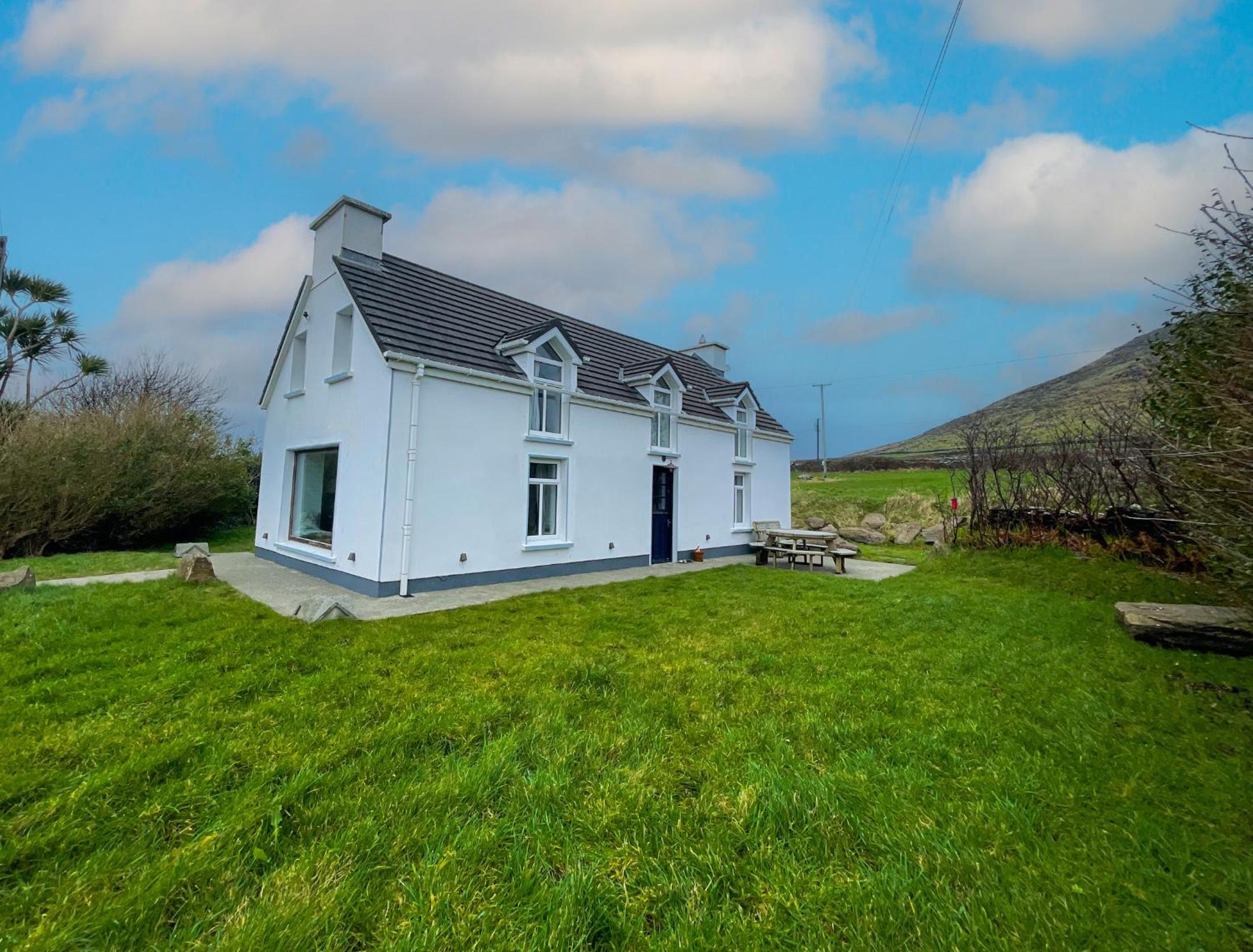 Ballylusky Holiday Home by Trident Holiday Homes view 3