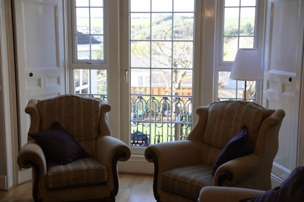 Midsomer Manor, Sleeps 16, Hot Tub, Near Bath view 2