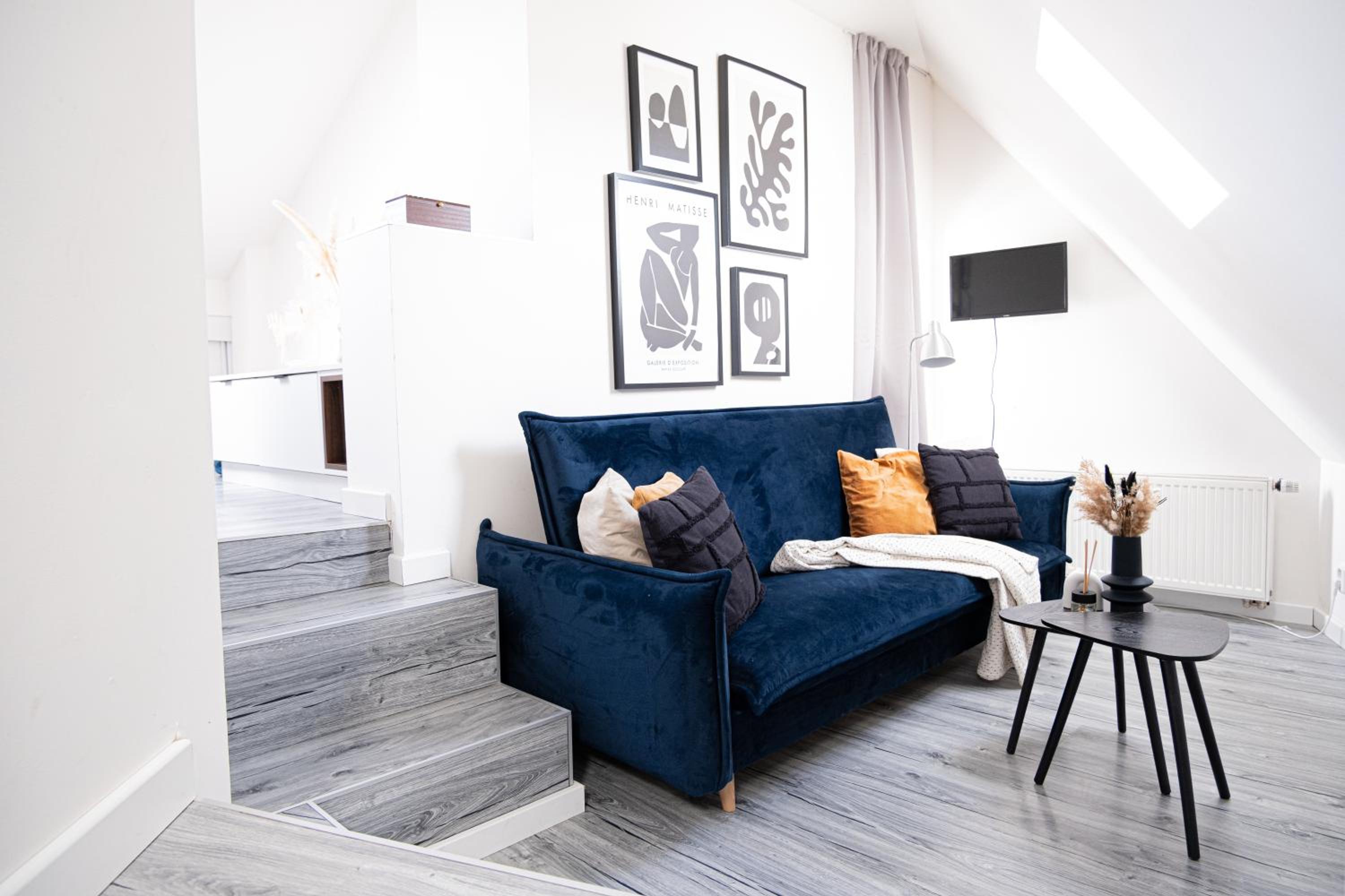 Rentero Artsy Roof Top Apartment in City Centre