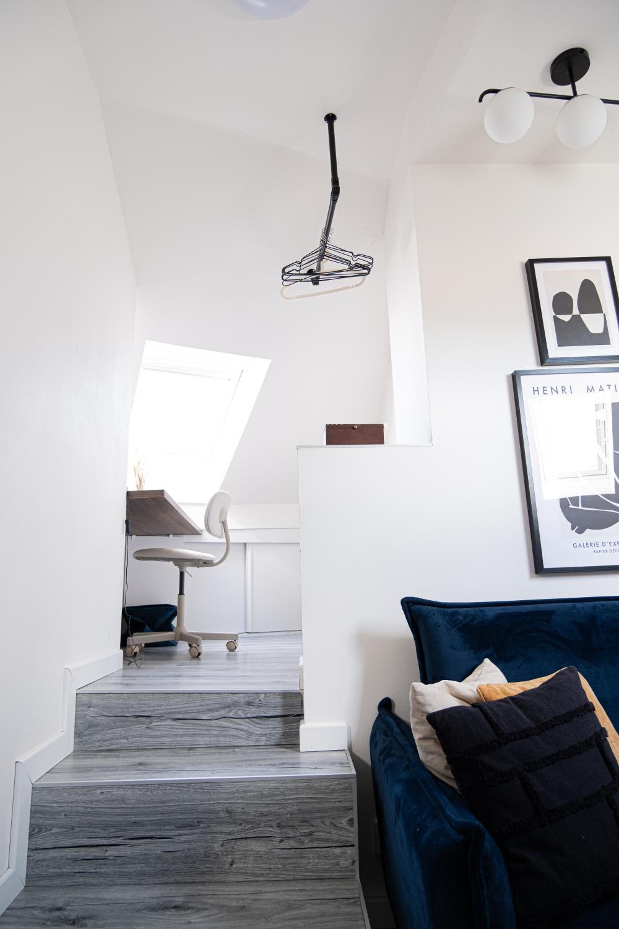 Rentero Artsy Roof Top Apartment in City Centre