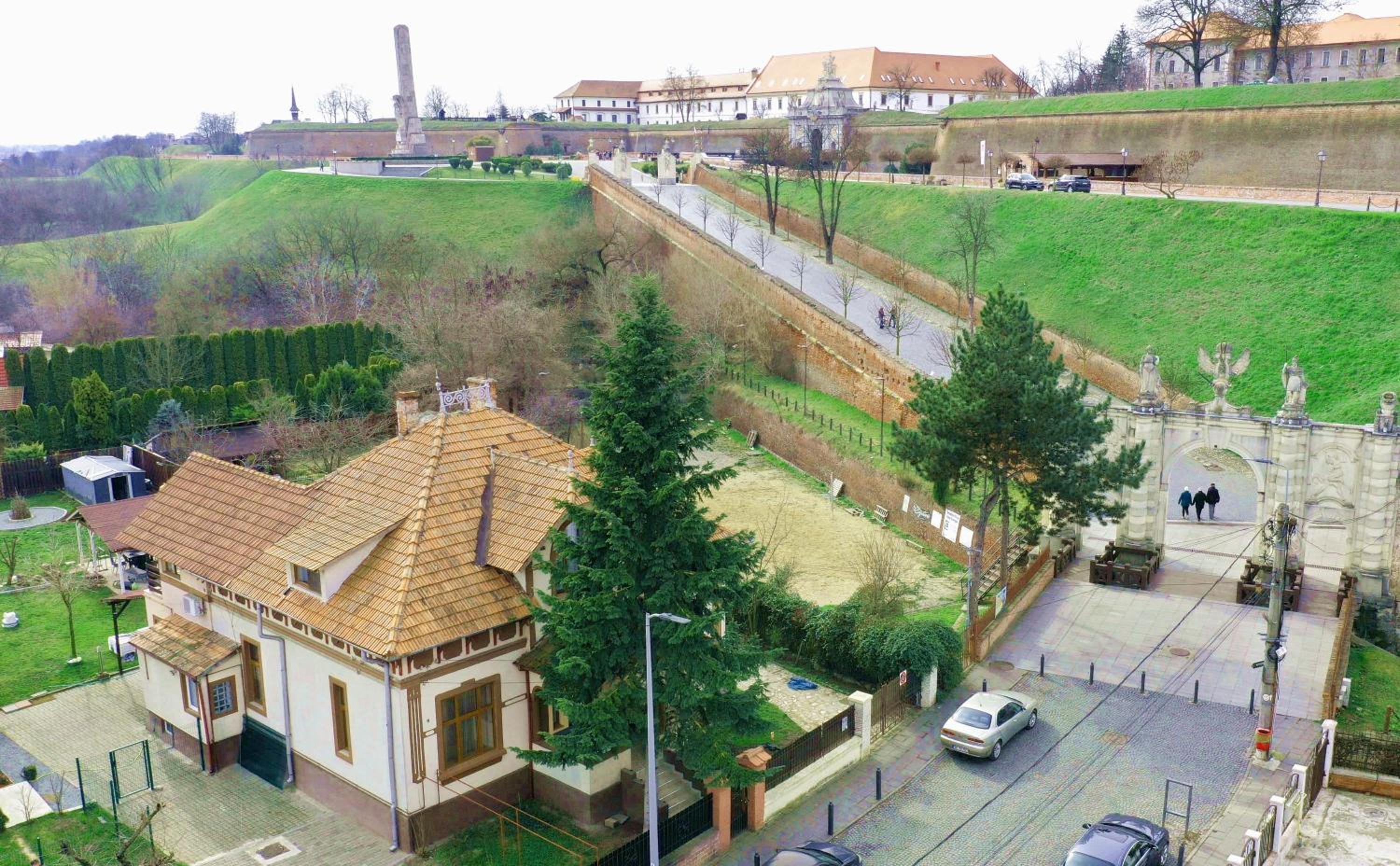 La Poarta Cetății view 2