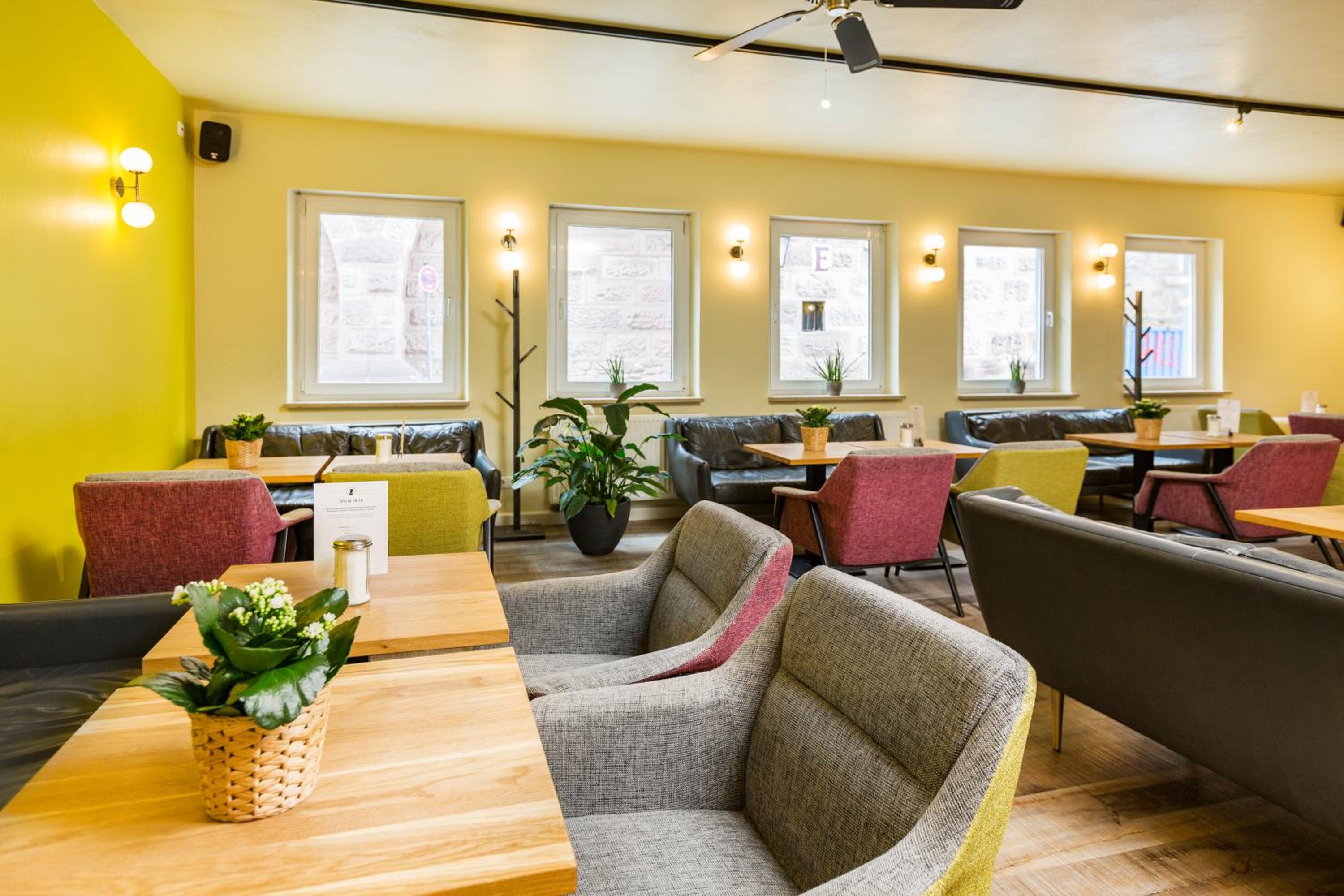 Five Reasons Hostel & Hotel