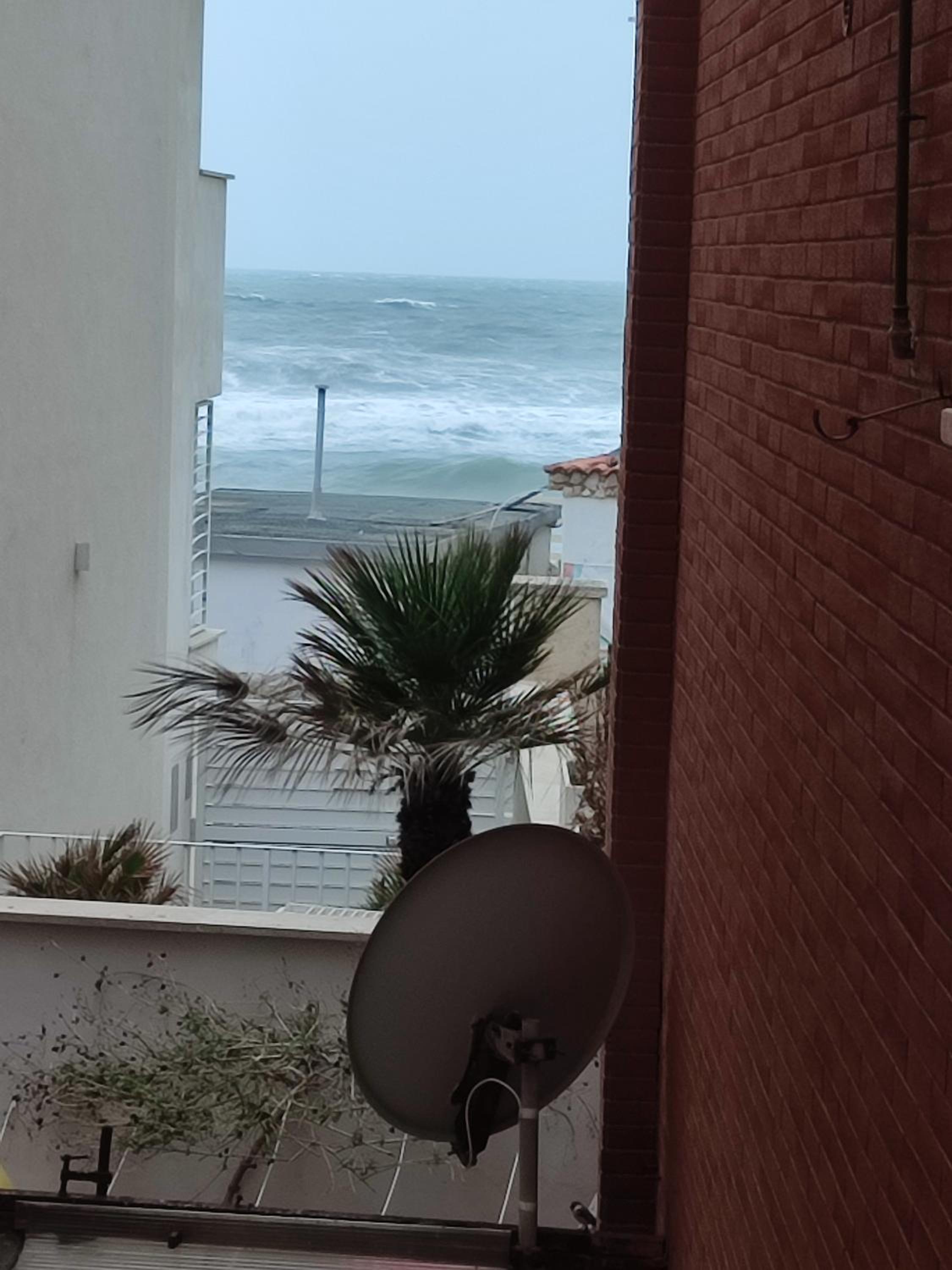 Appartamento sul lungomare in centro Ladispoli view 5