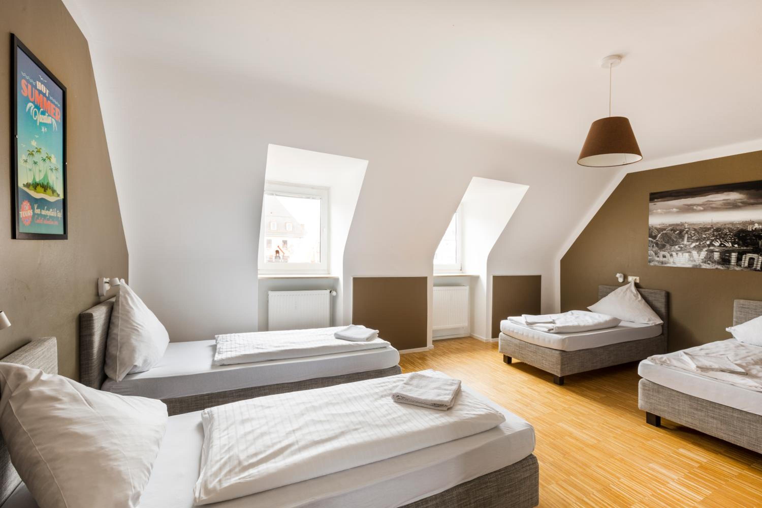 Five Reasons Hostel & Hotel