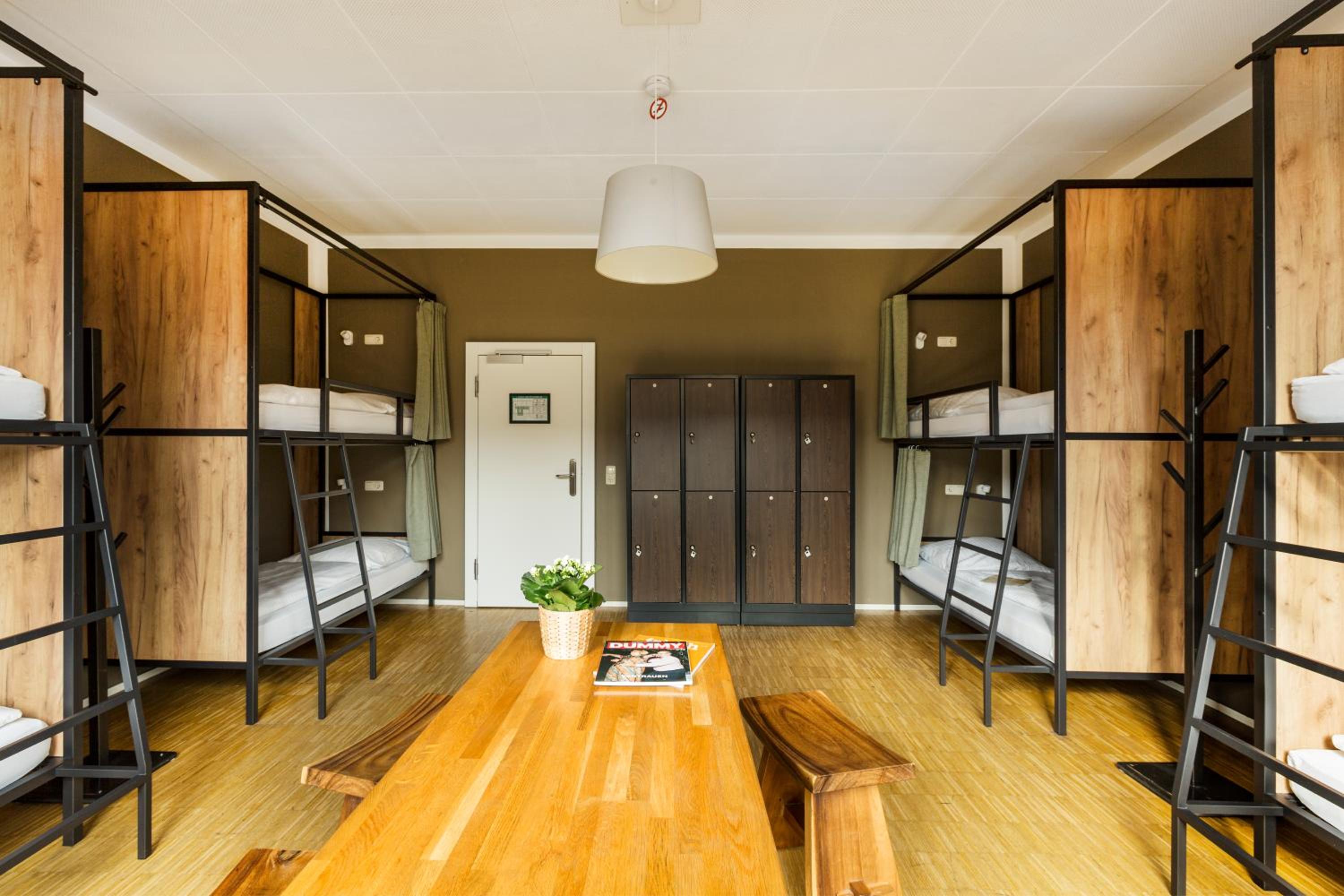 Five Reasons Hostel & Hotel