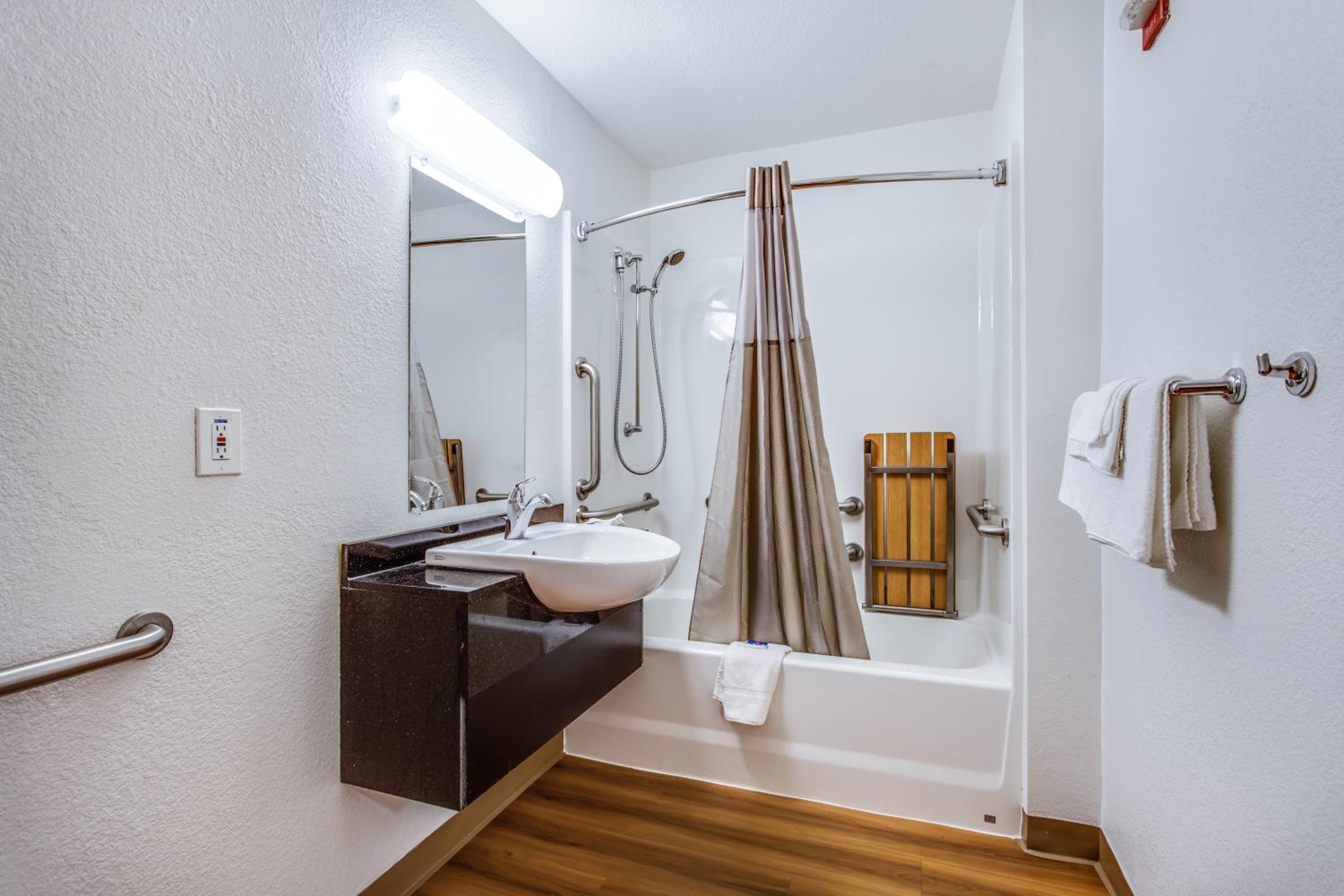 Fairfield Vacations - Motel 6-Fairfield, CA - North - Property Image 32