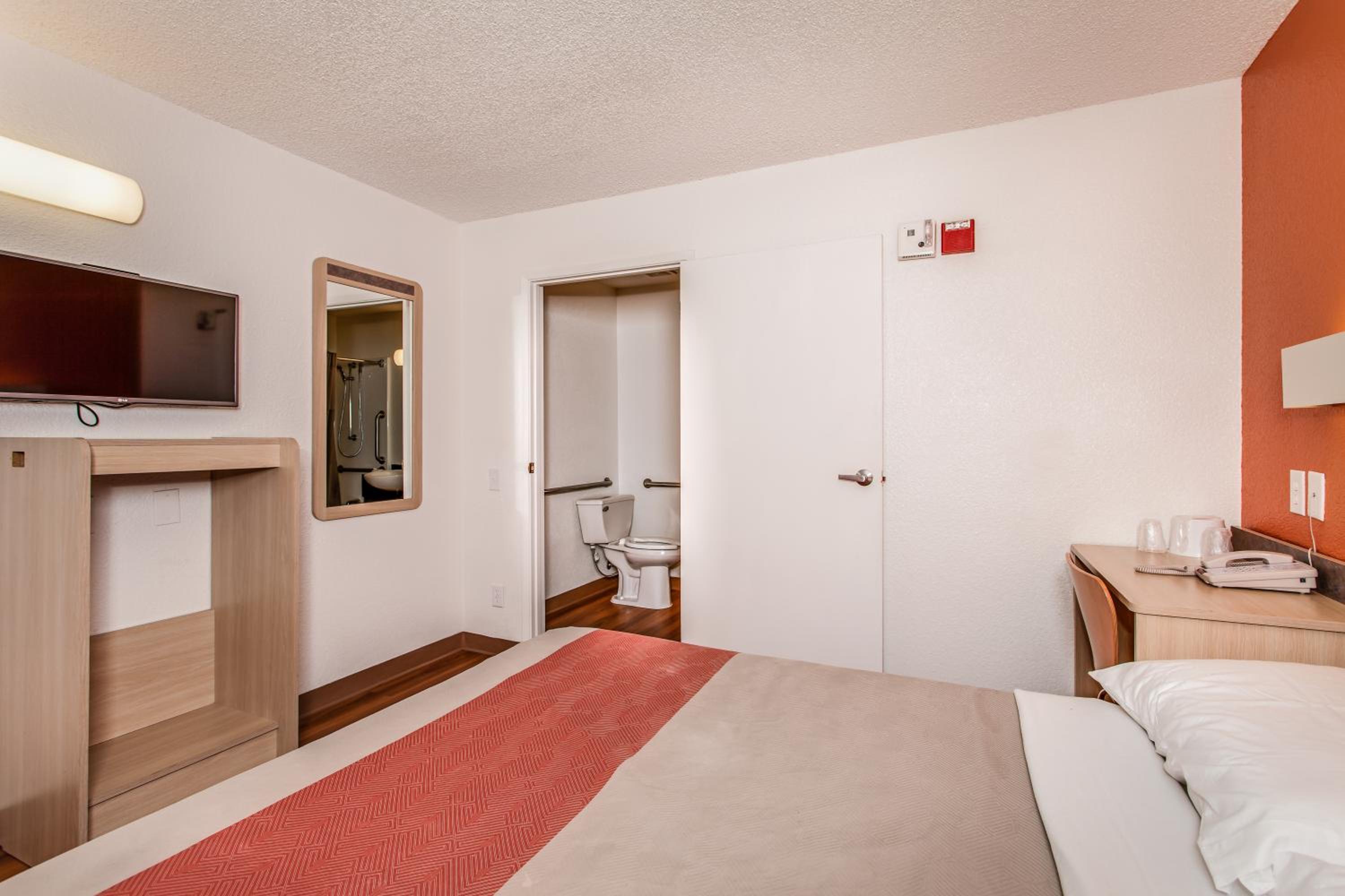 Fairfield Vacations - Motel 6-Fairfield, CA - North - Property Image 5