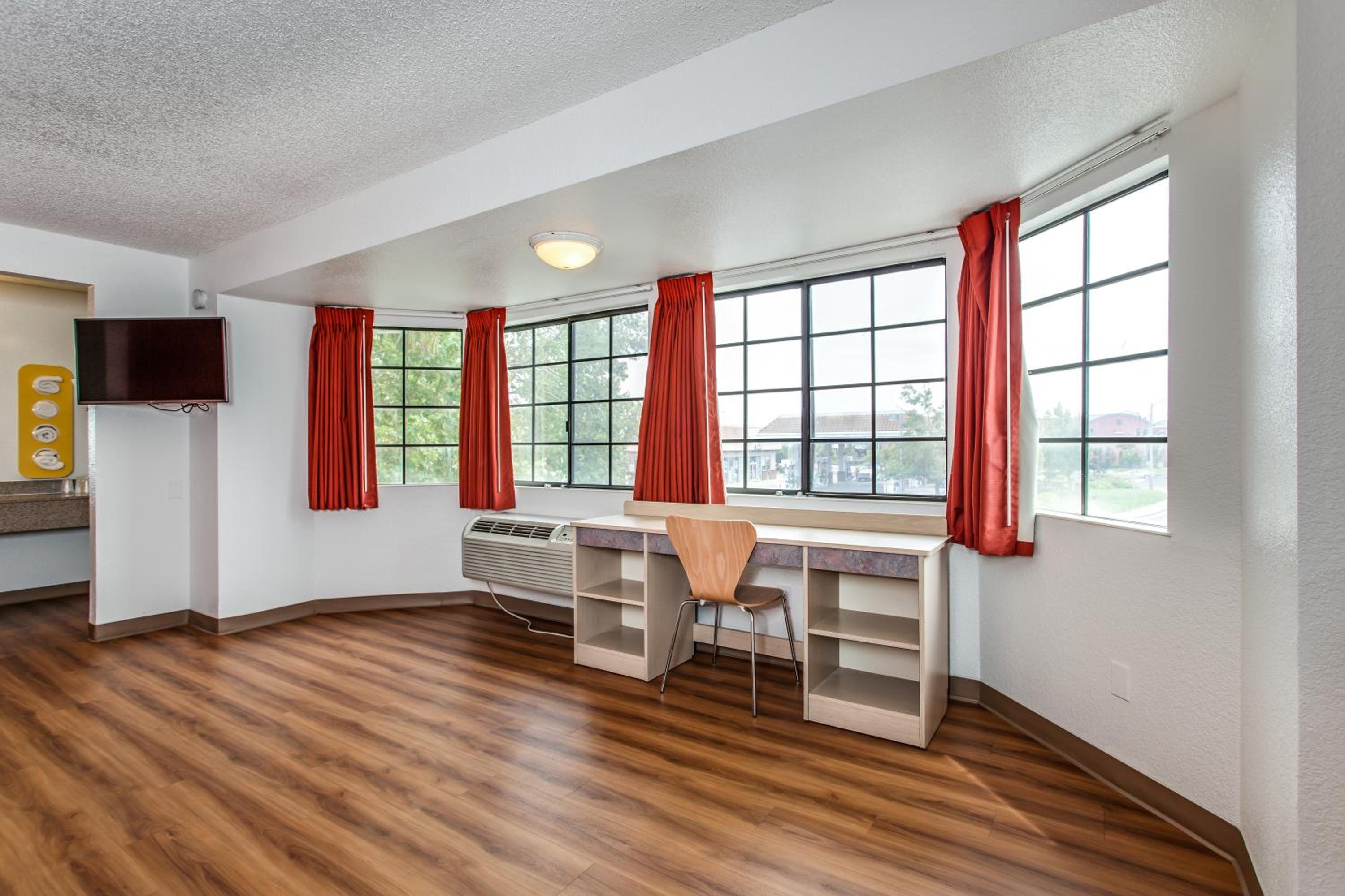 Fairfield Vacations - Motel 6-Fairfield, CA - North - Property Image 2