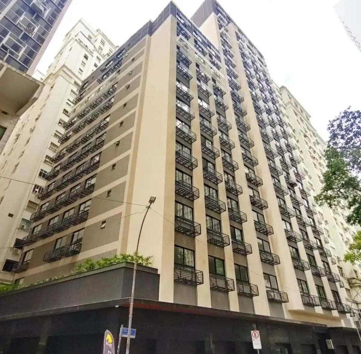 Lindo Studio entre a estação carioca e cinelandia.