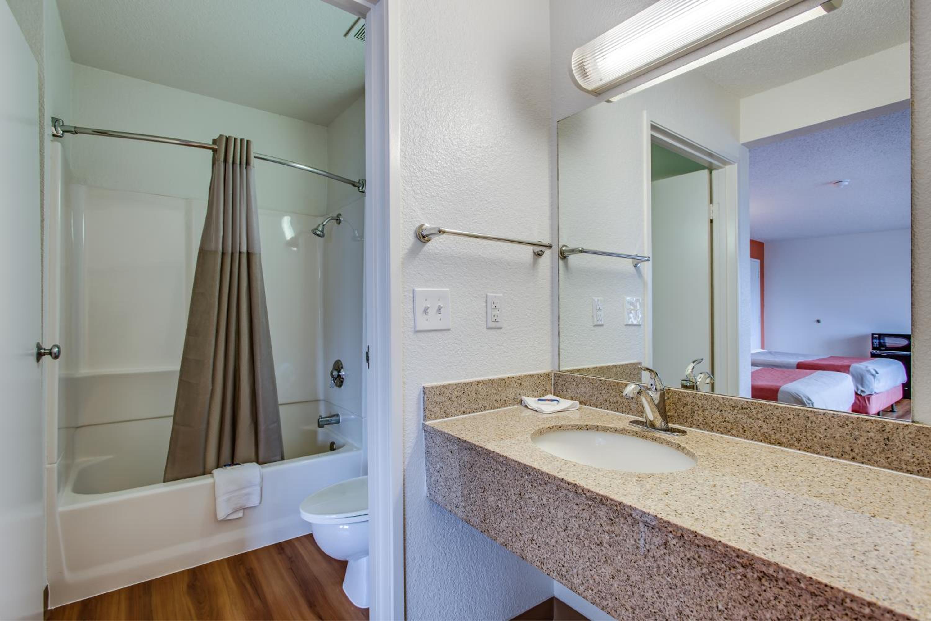 Fairfield Vacations - Motel 6-Fairfield, CA - North - Property Image 31