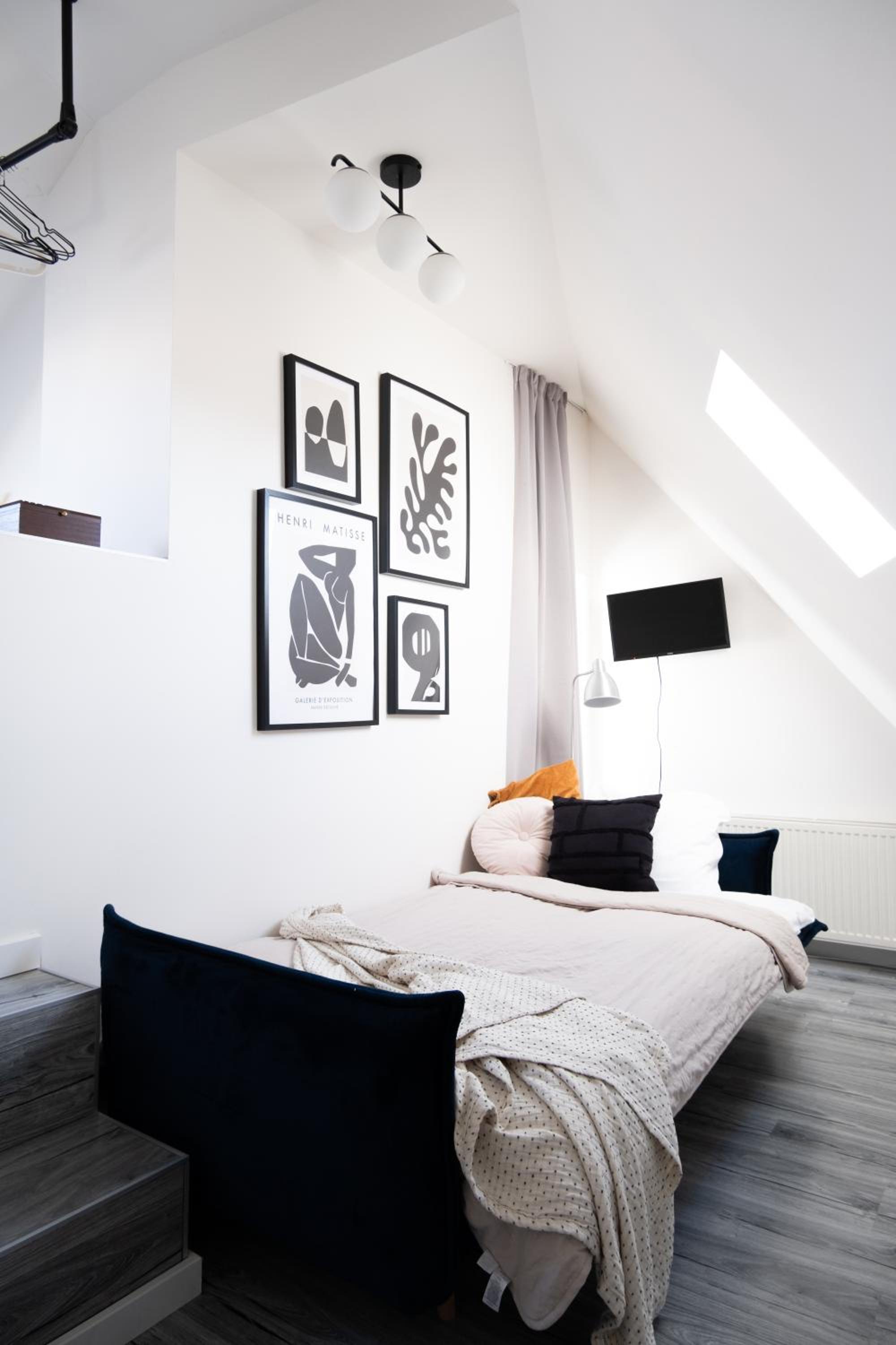 Rentero Artsy Roof Top Apartment in City Centre
