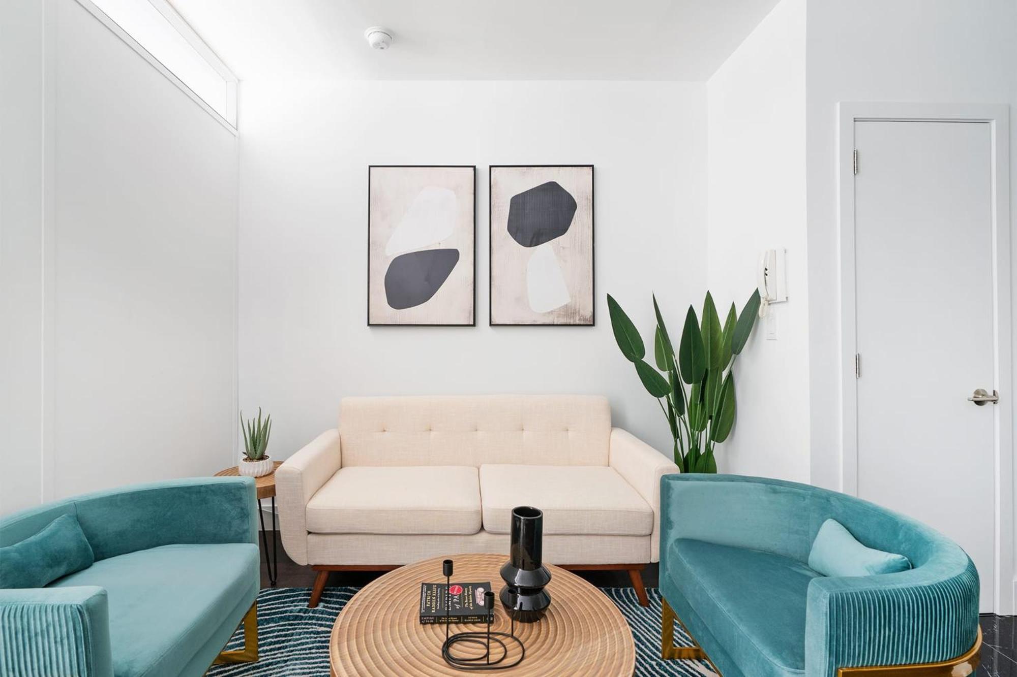 444-4F Newly renovated 1BR in Midtown West